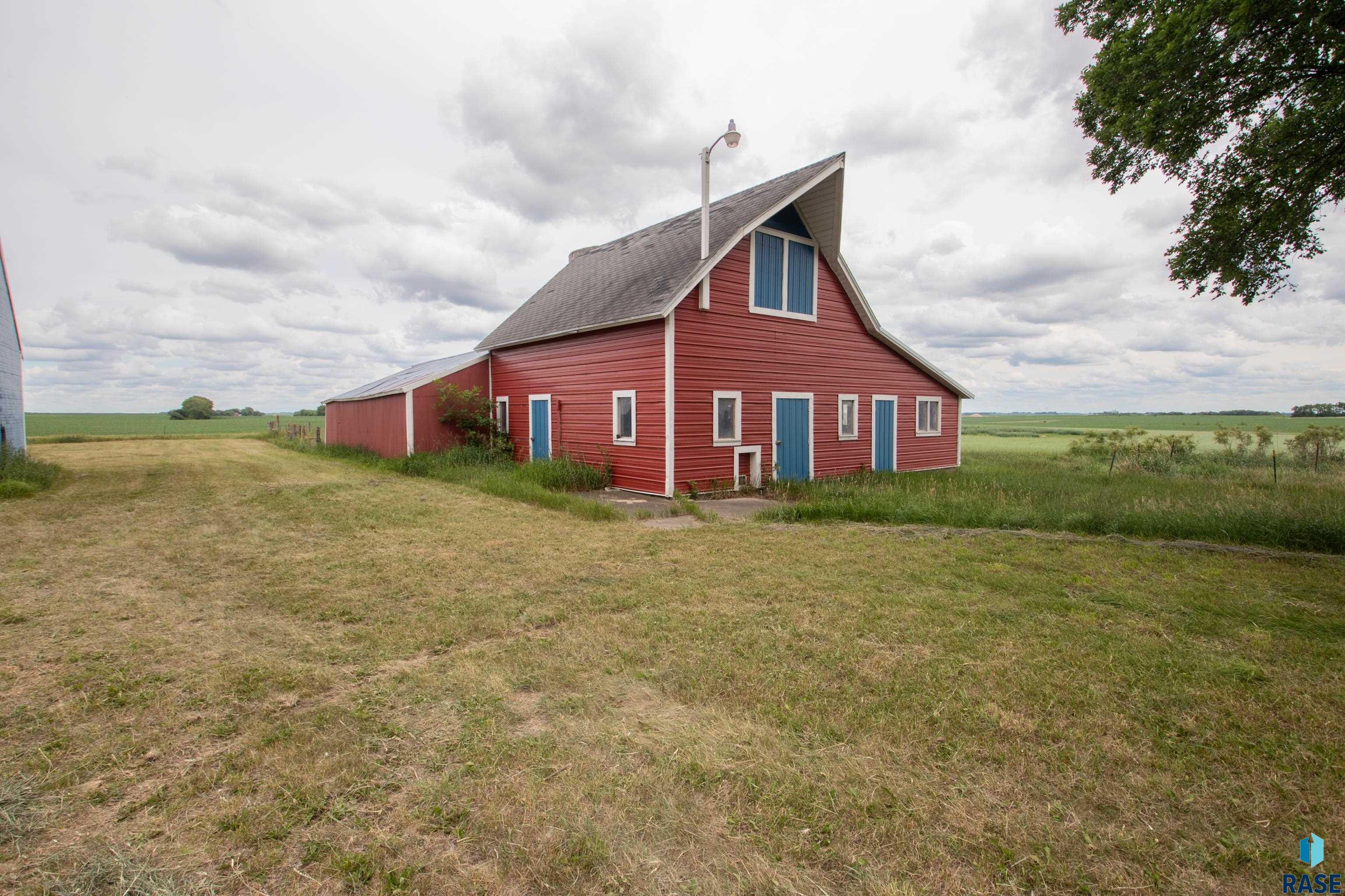 main property photo 7