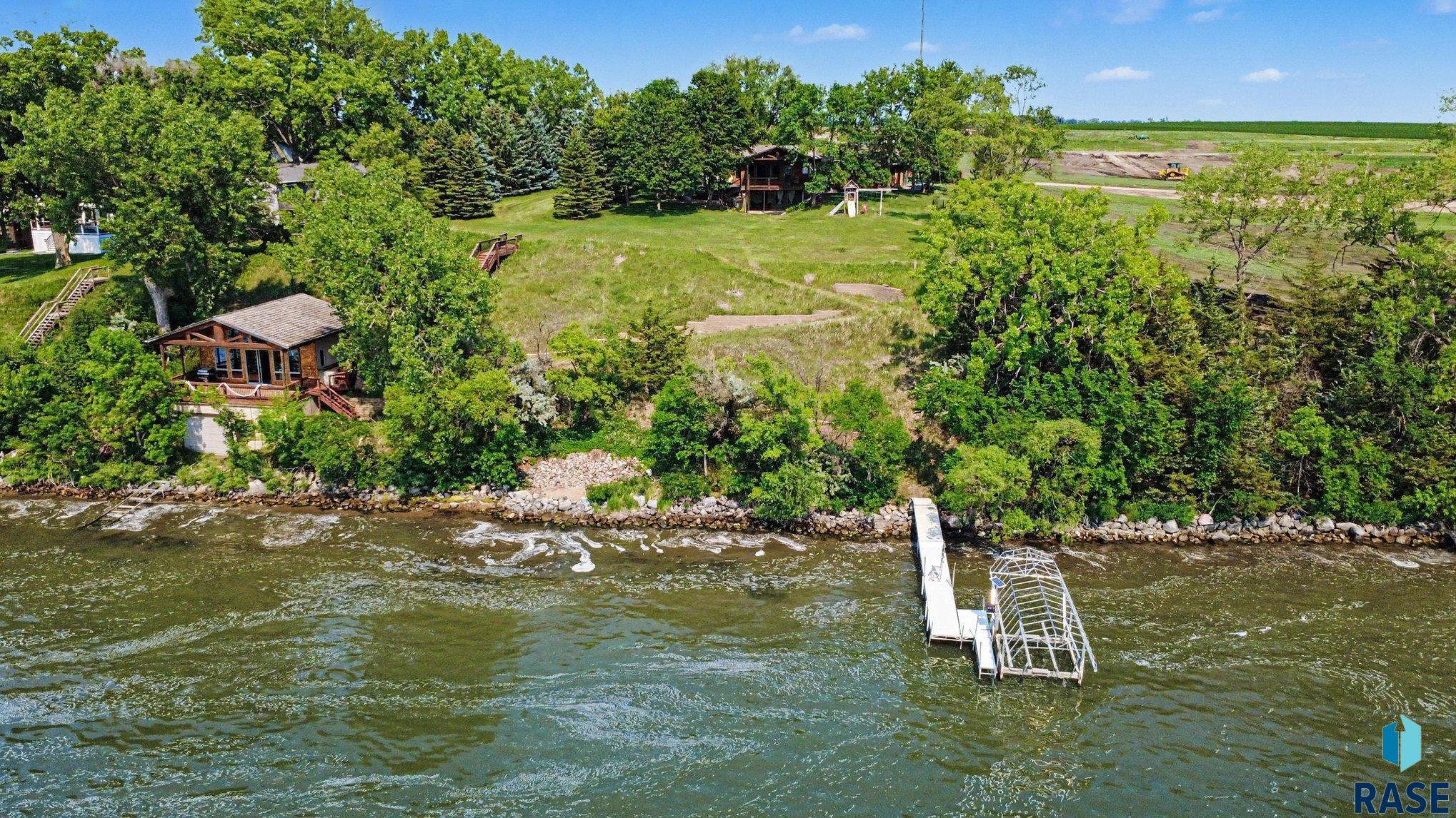 main property photo 42