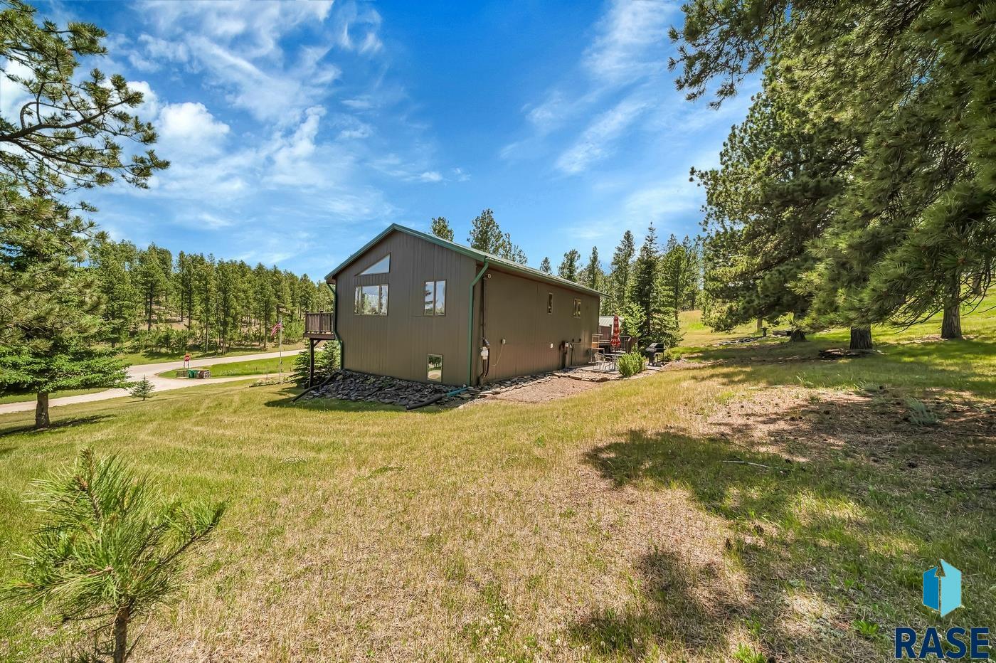 main property photo 34