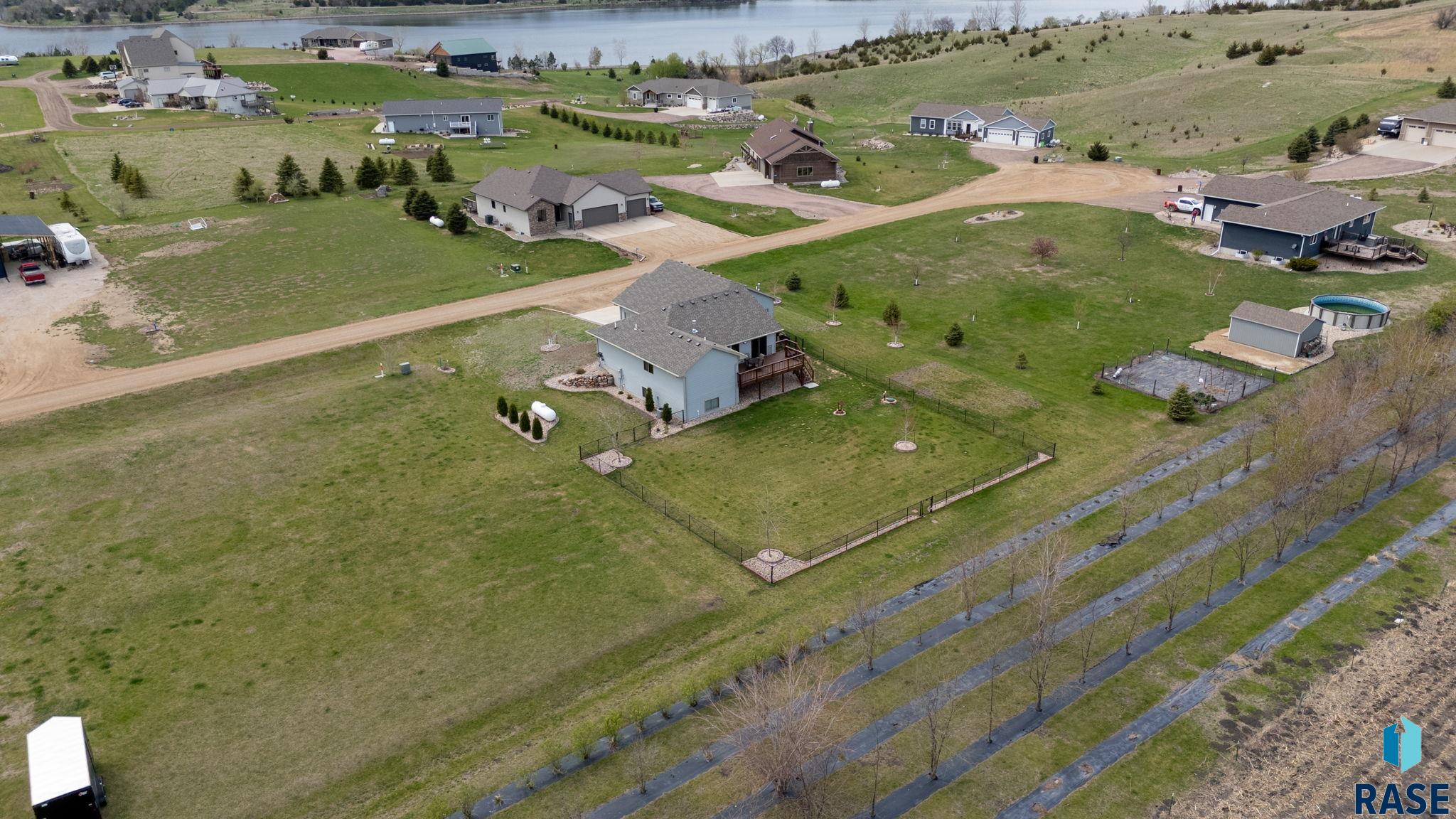main property photo 89