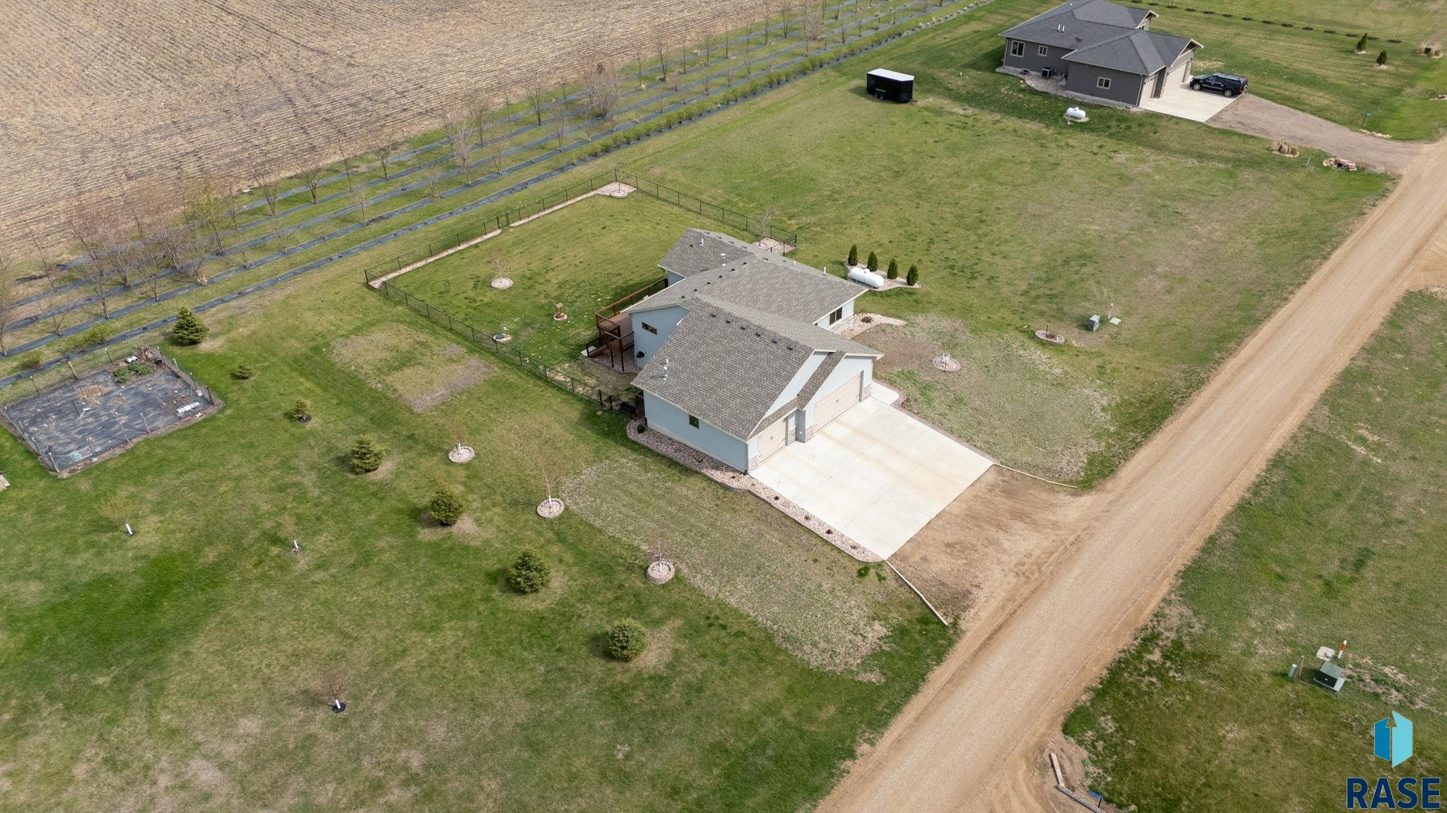 main property photo 94