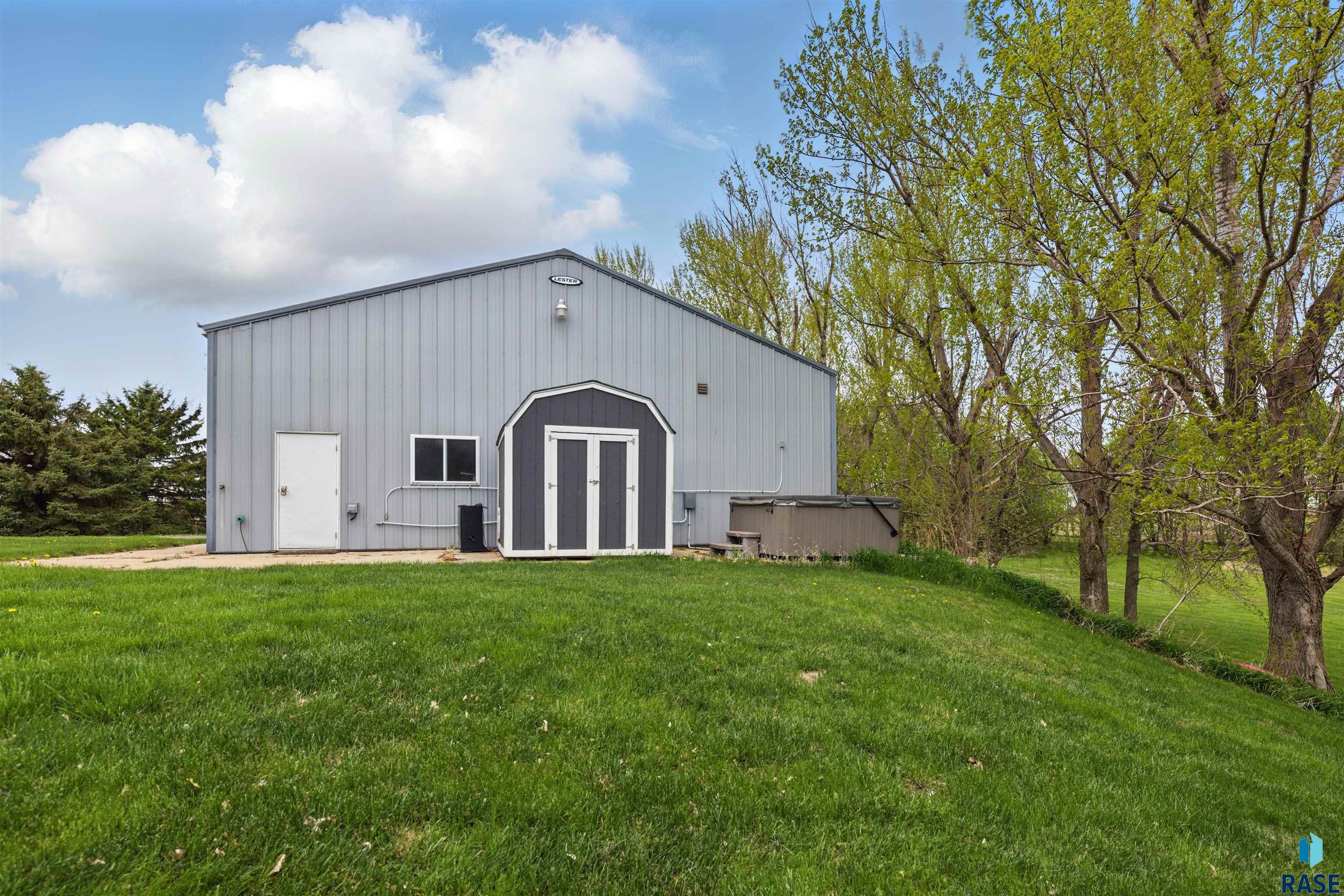 main property photo 31