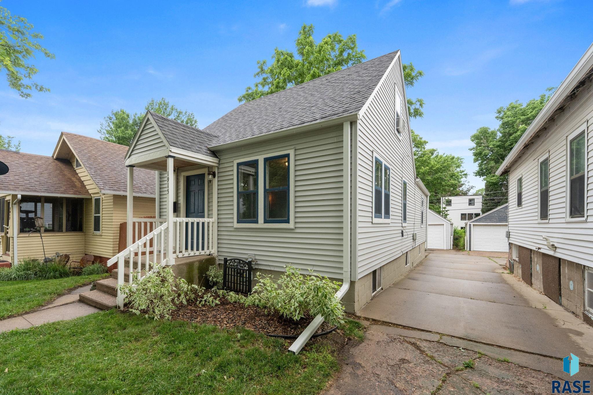 main property photo 47