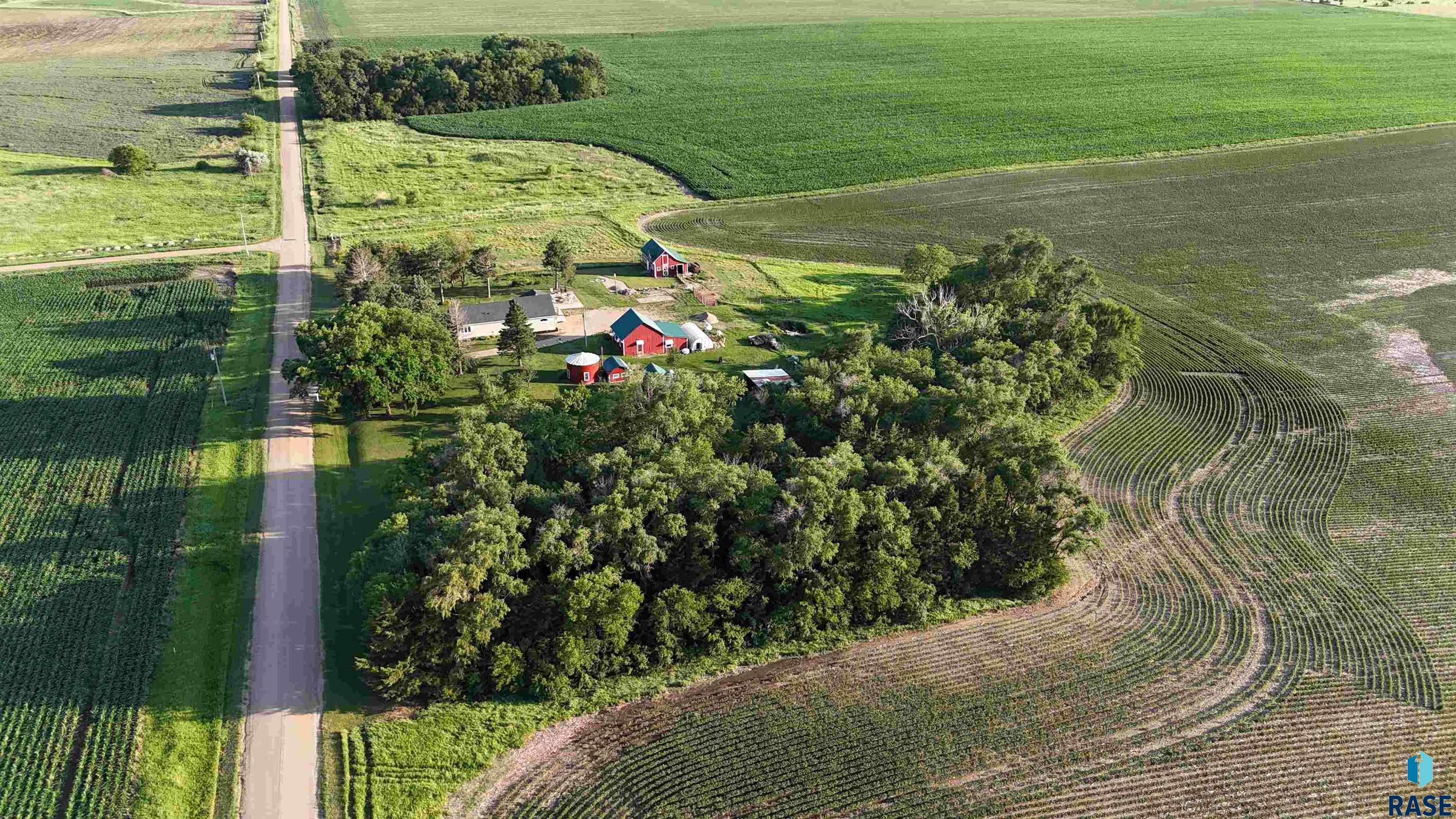 main property photo 30