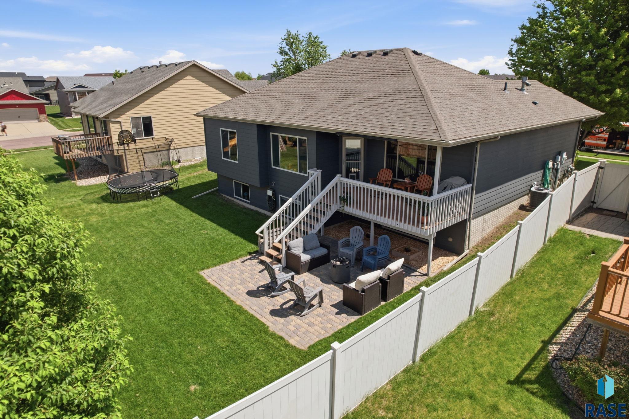 main property photo 74