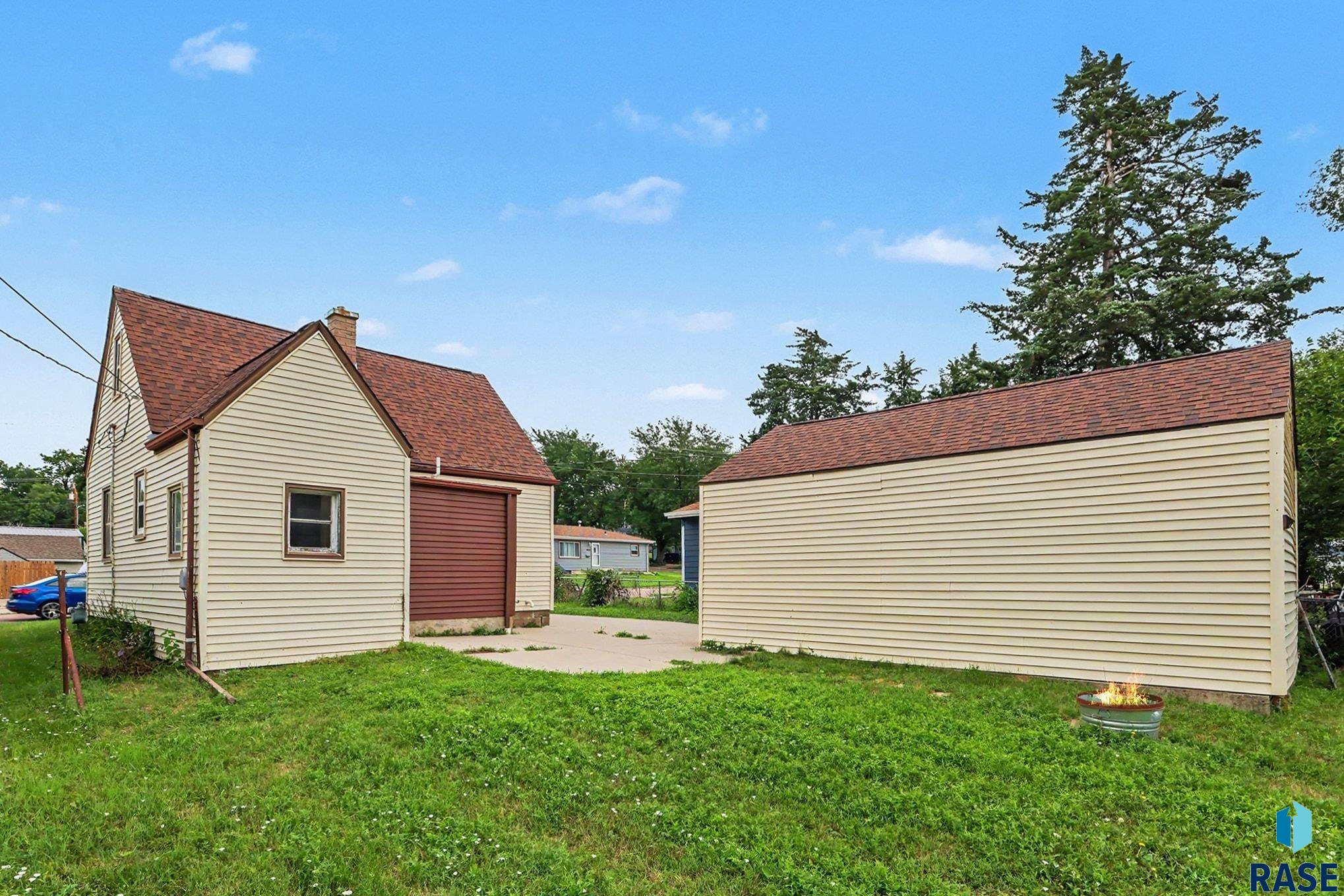 main property photo 19