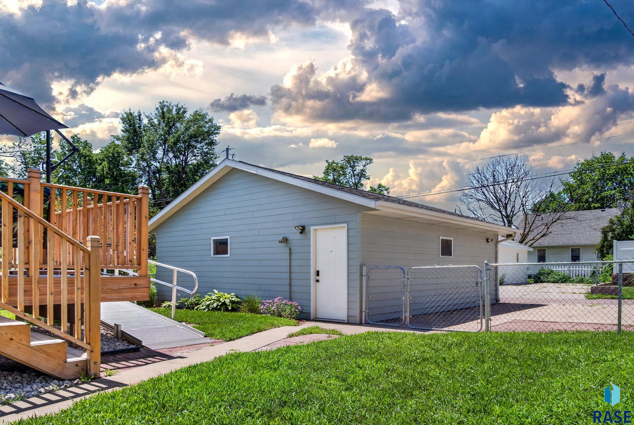 main property photo 43