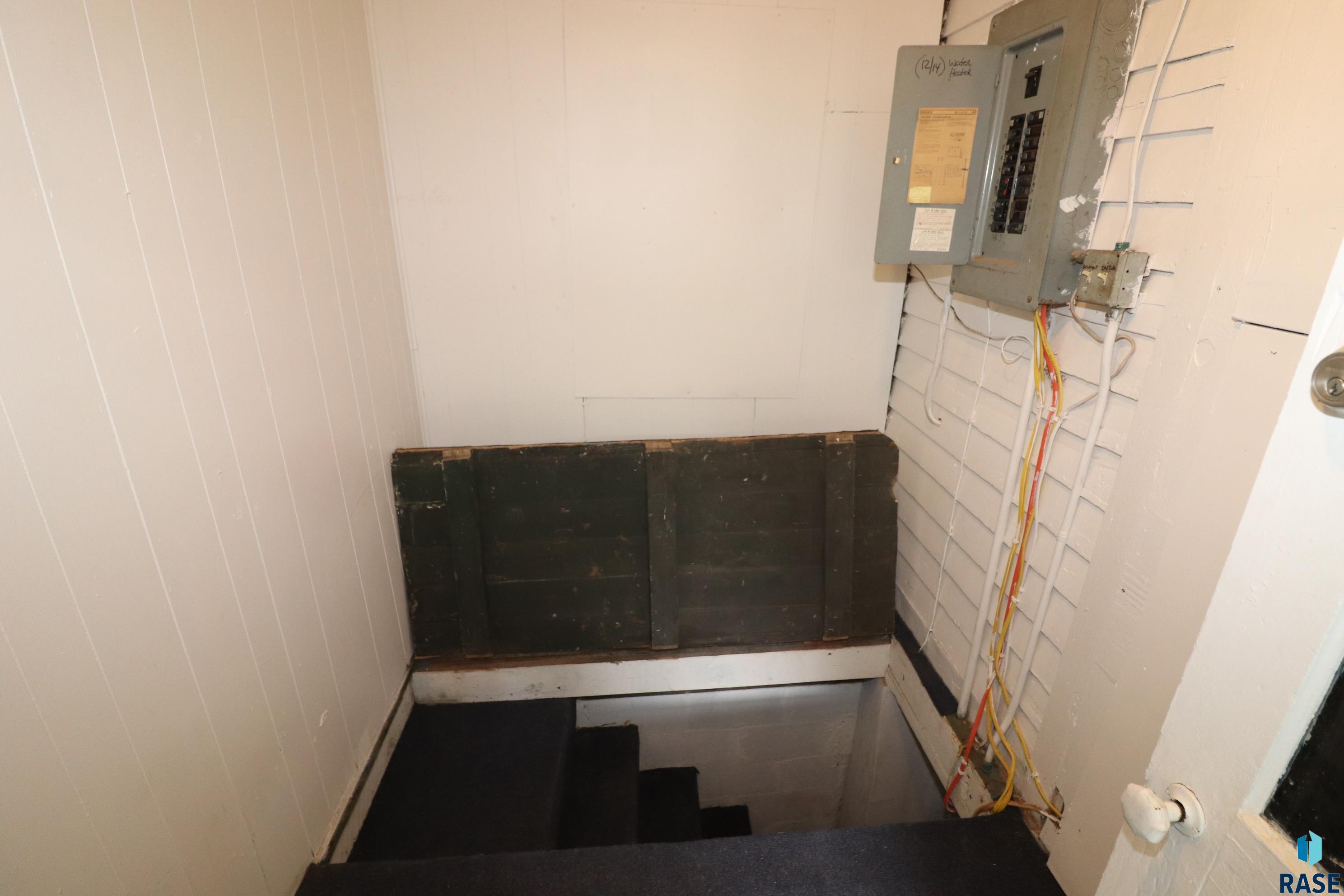 main property photo 29