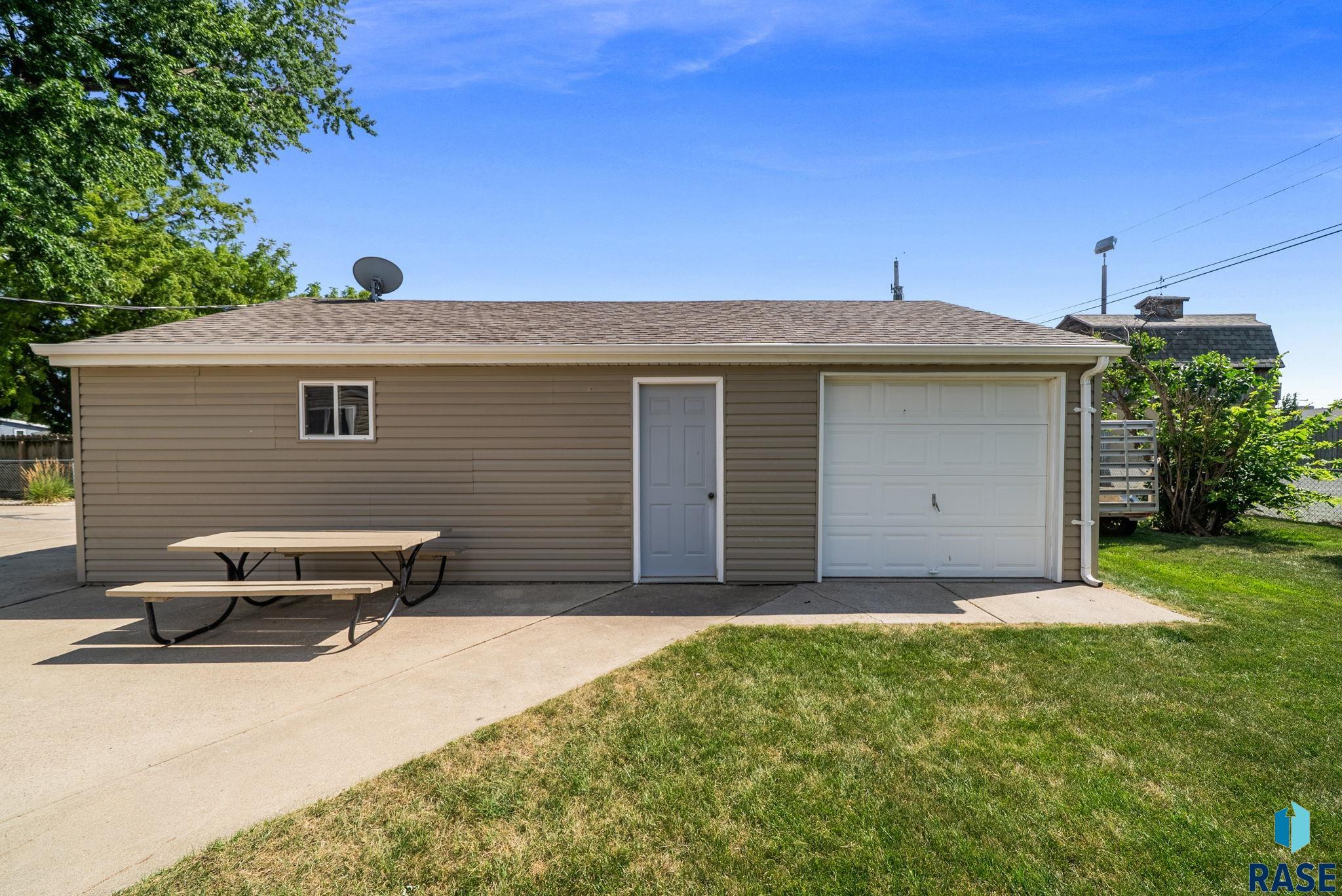 main property photo 56