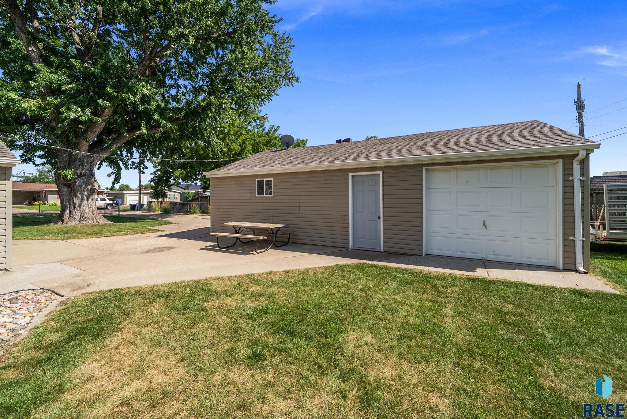 main property photo 57