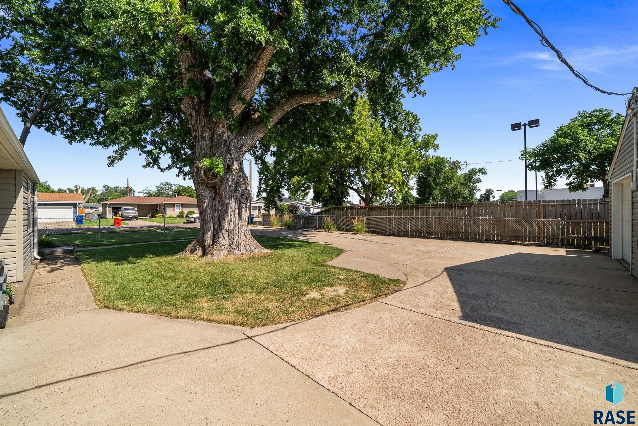 main property photo 60