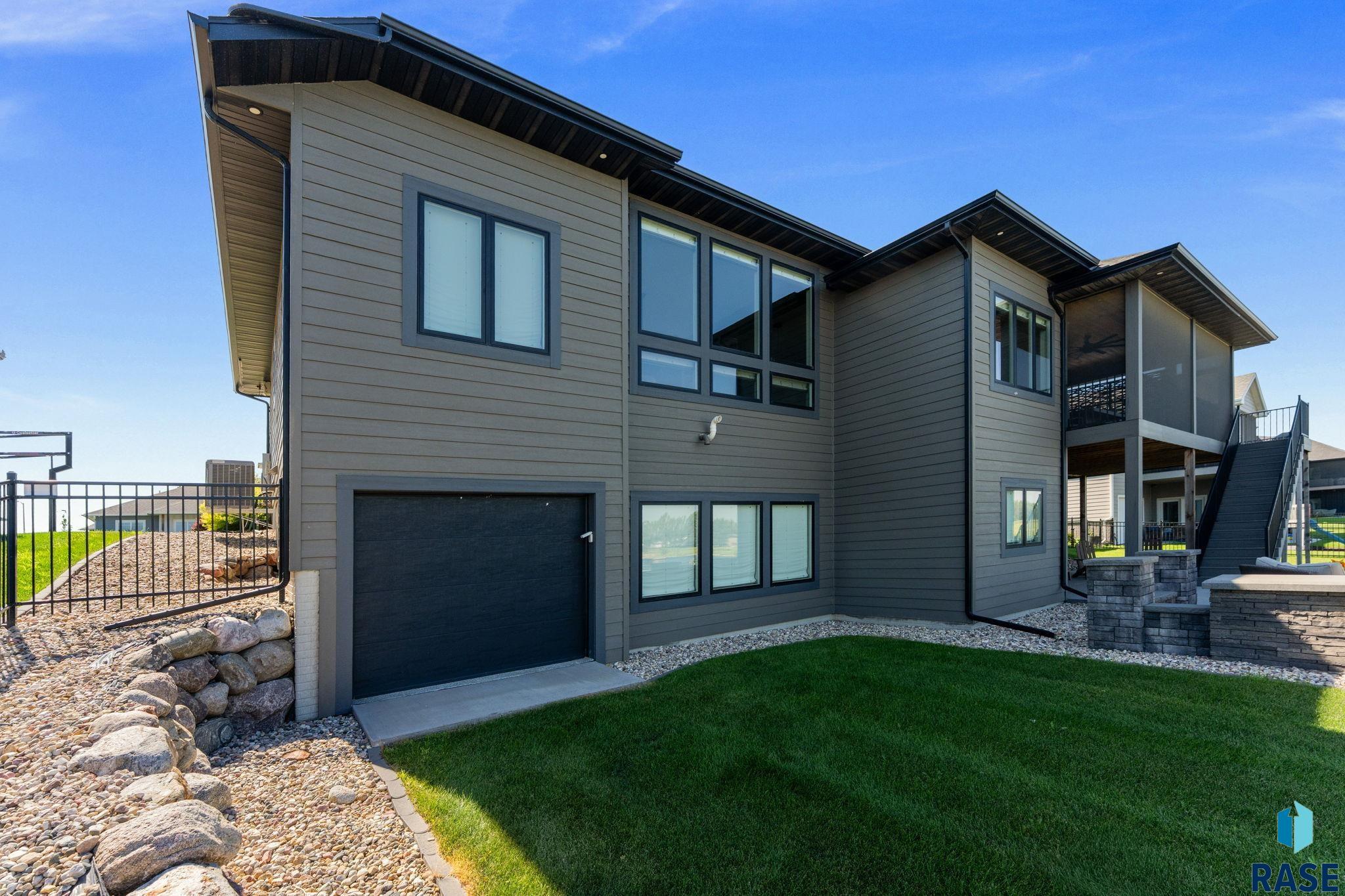 main property photo 94