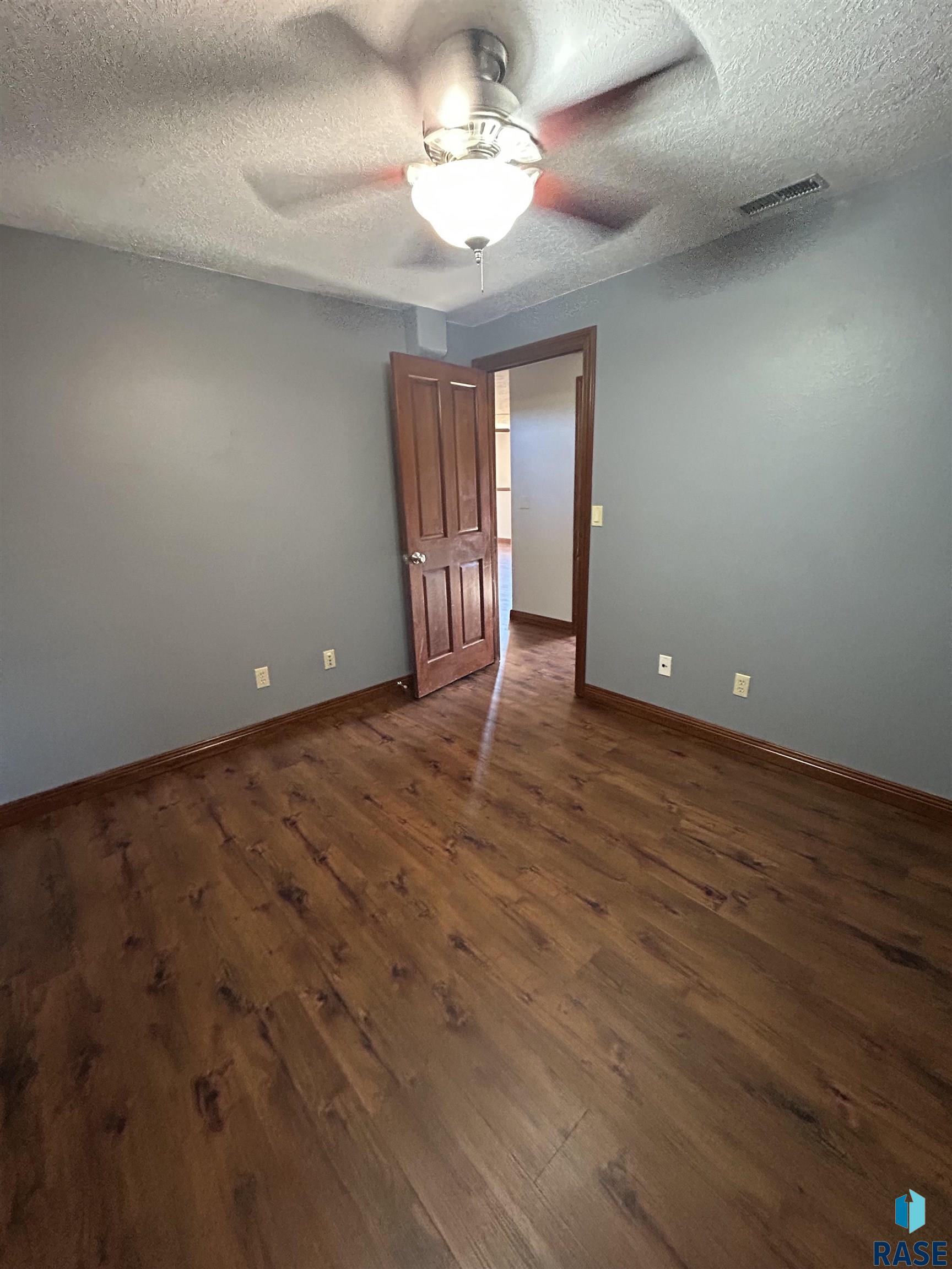 main property photo 75