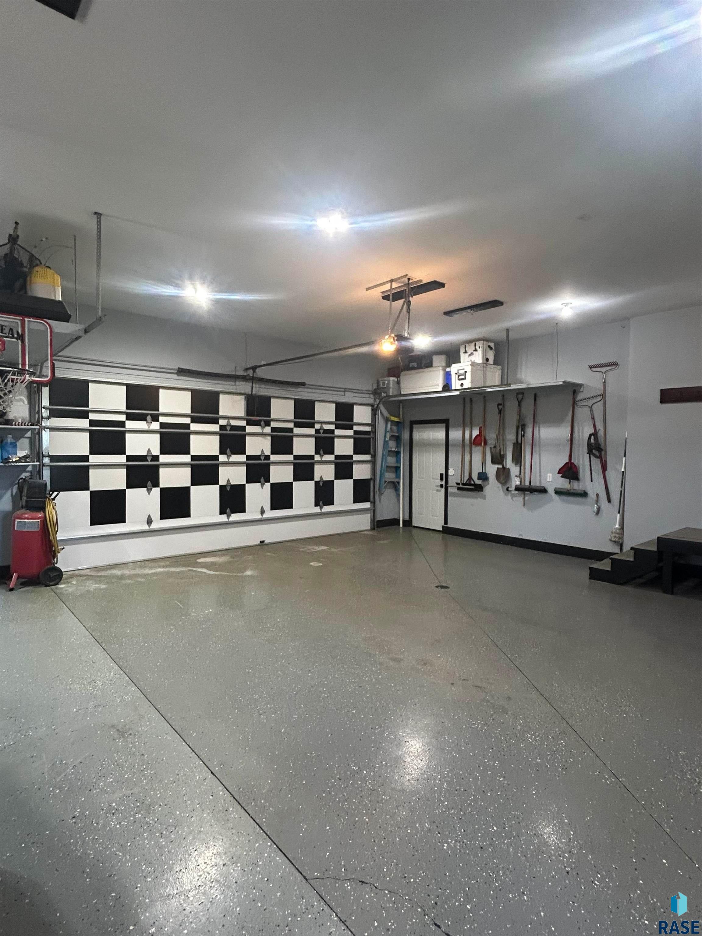 main property photo 89