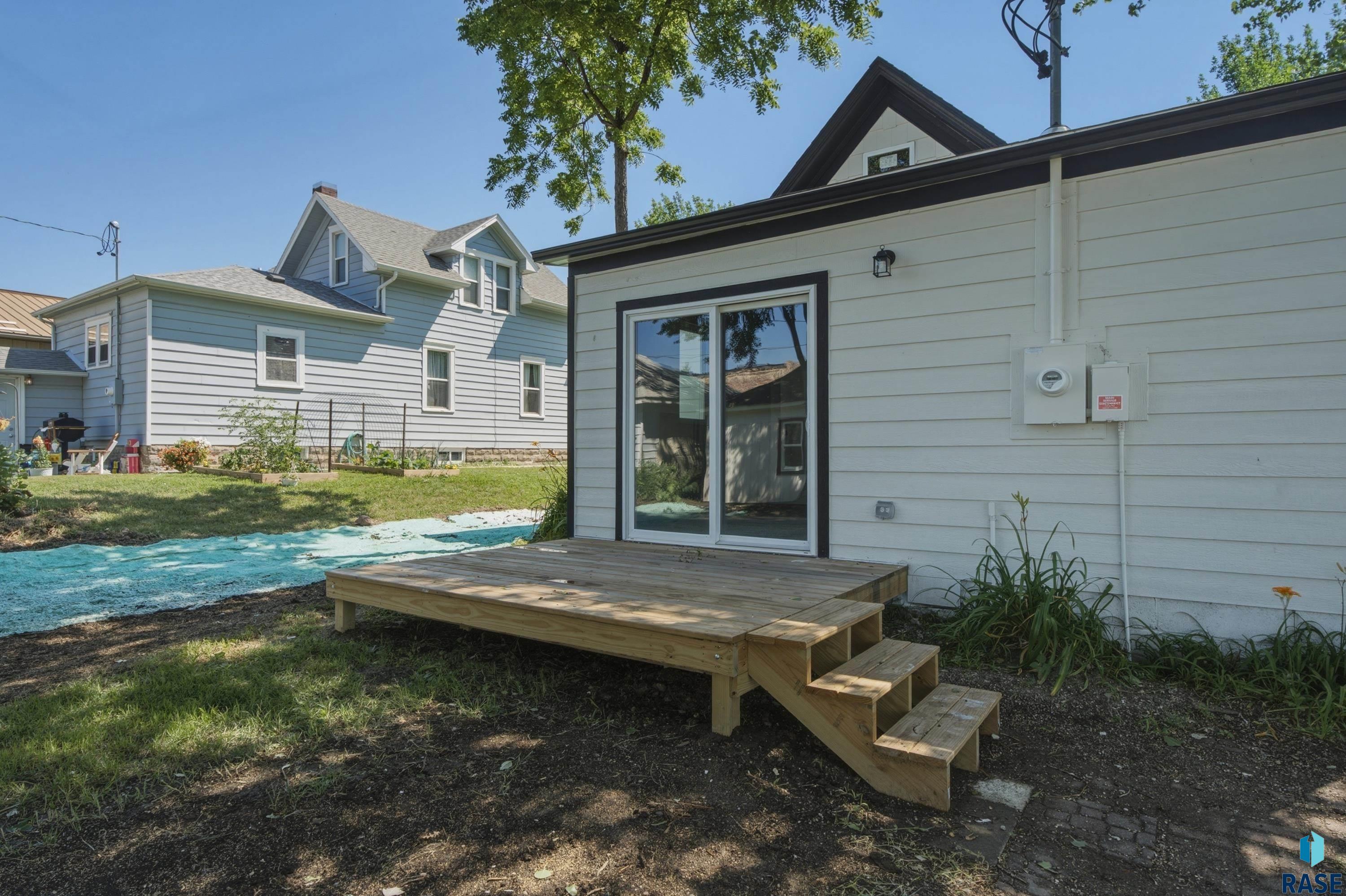 main property photo 23