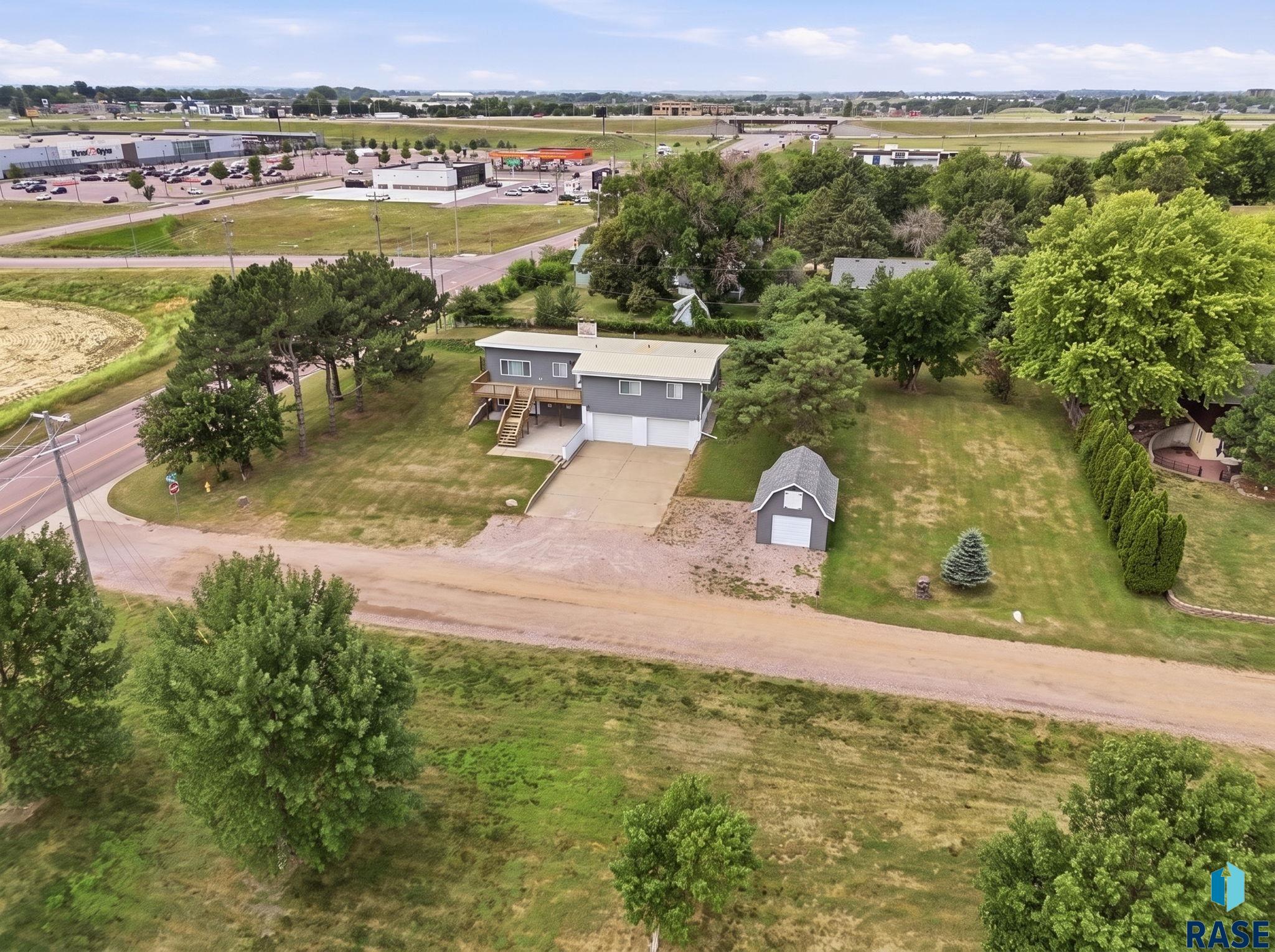 main property photo 39