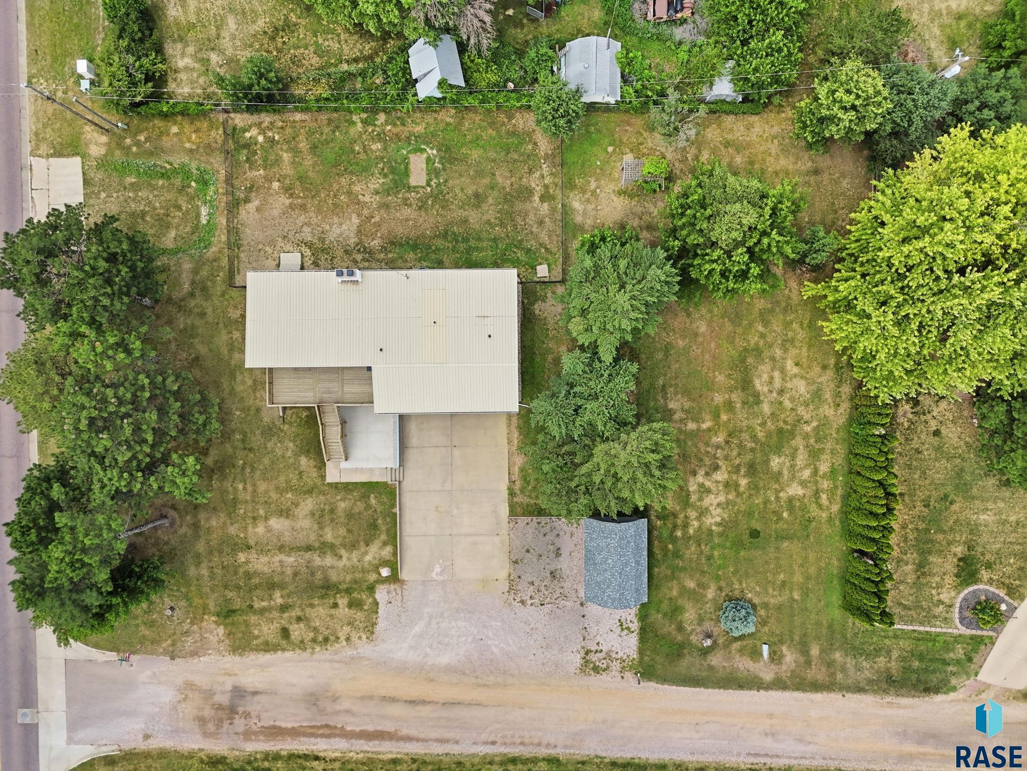 main property photo 40