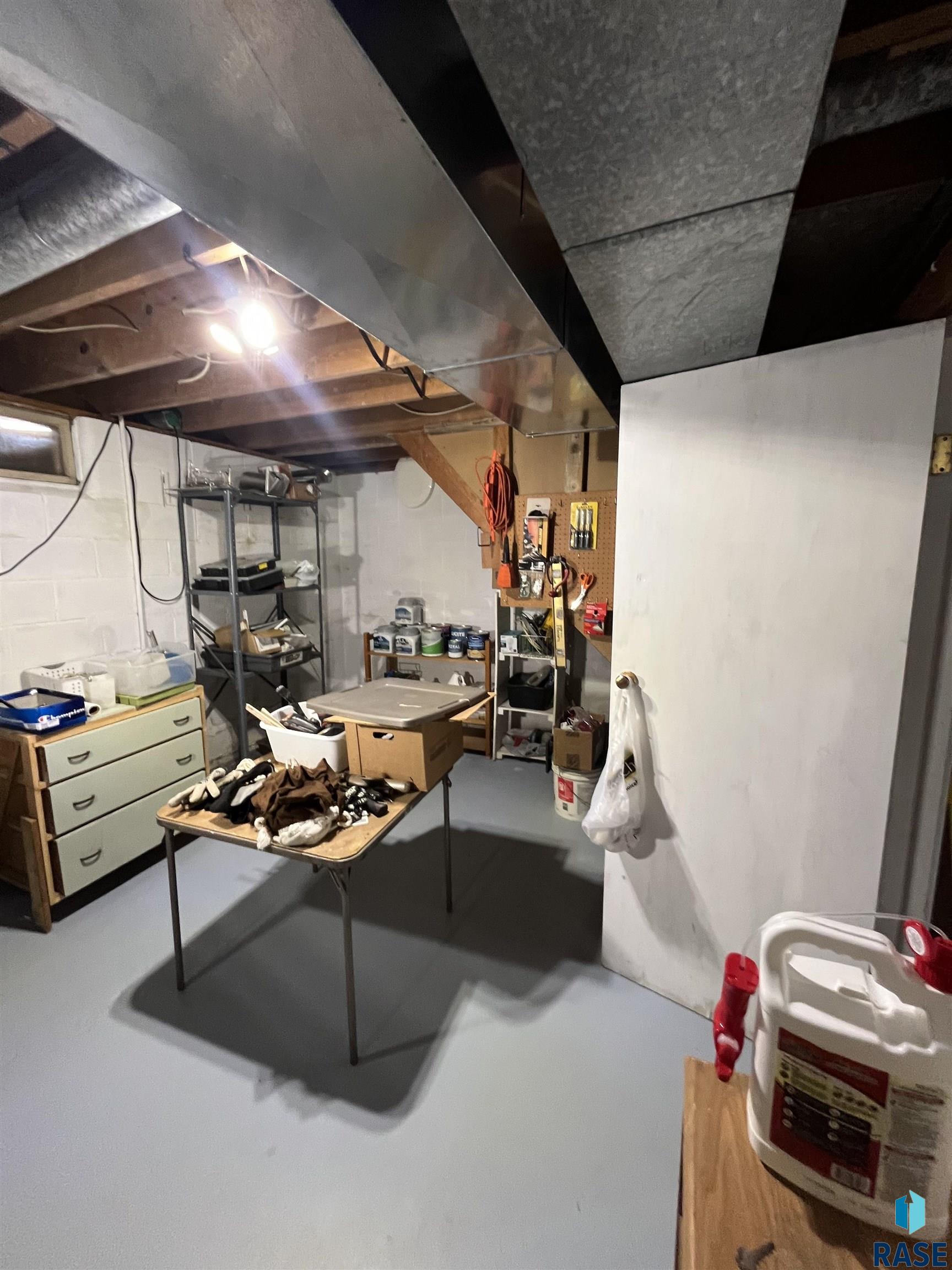 main property photo 50