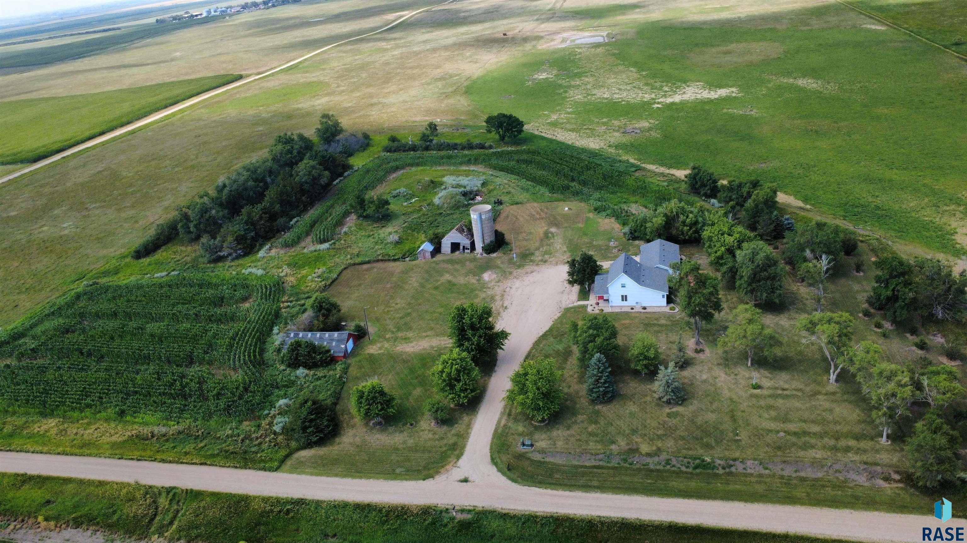 main property photo 33