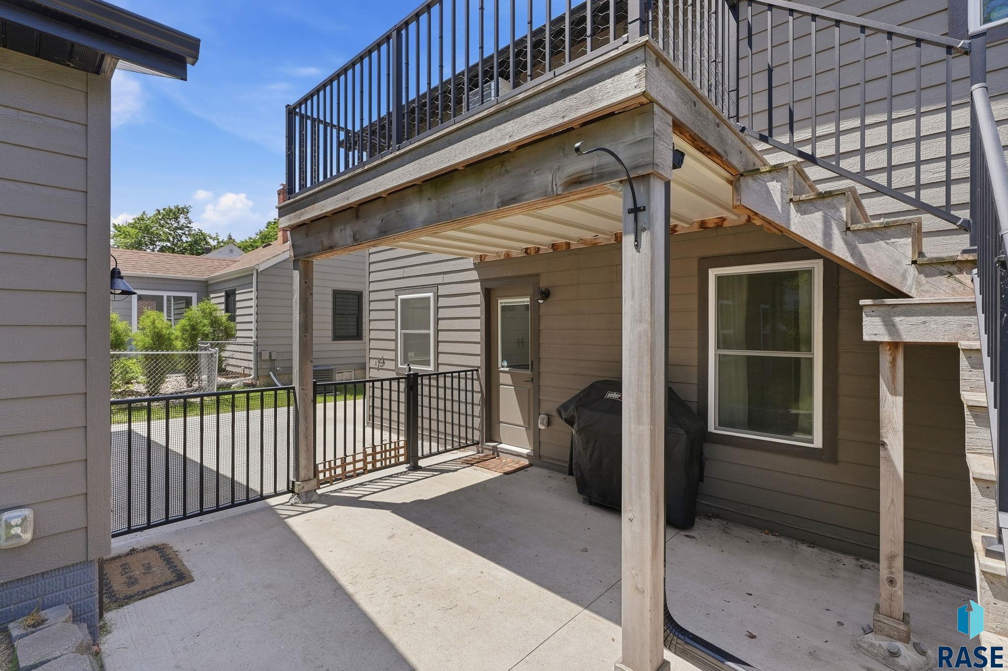 main property photo 36