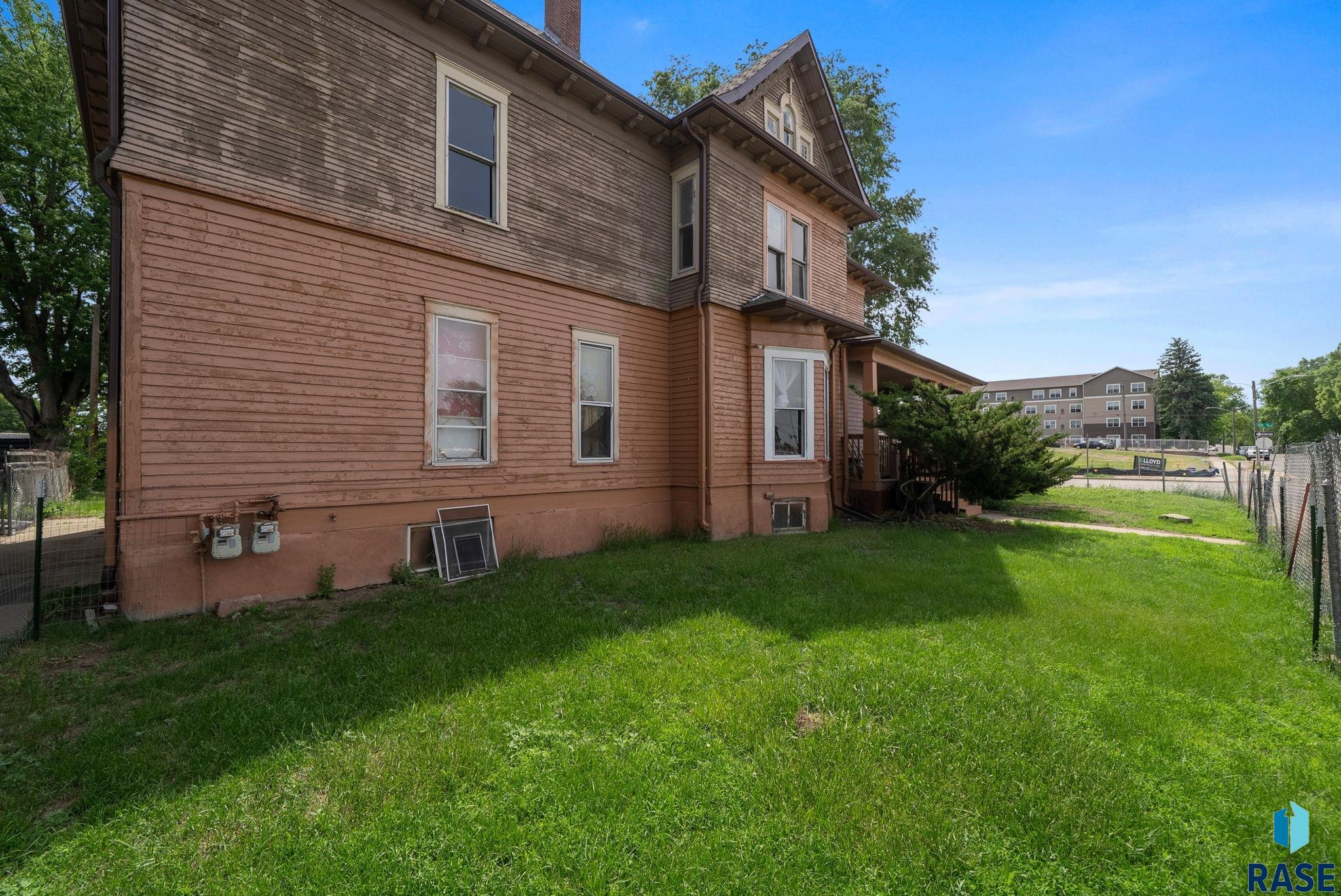 main property photo 6