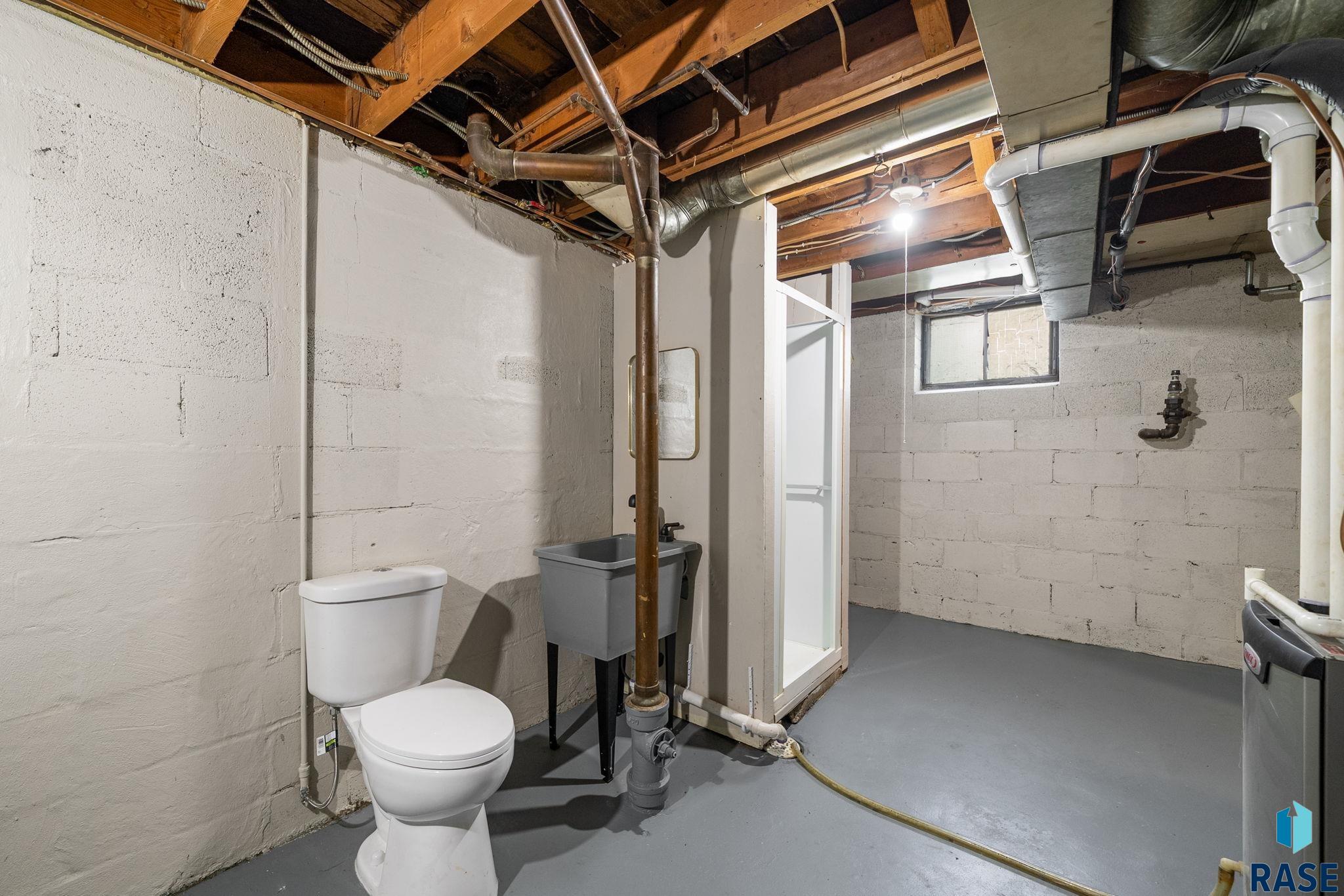 main property photo 37