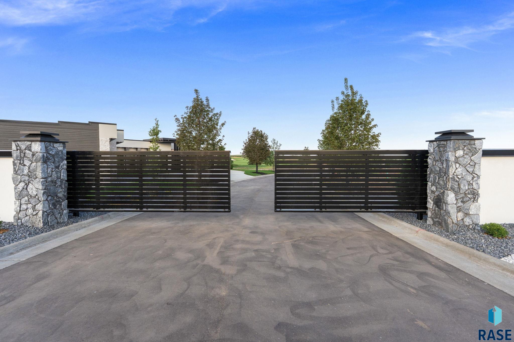 main property photo 89