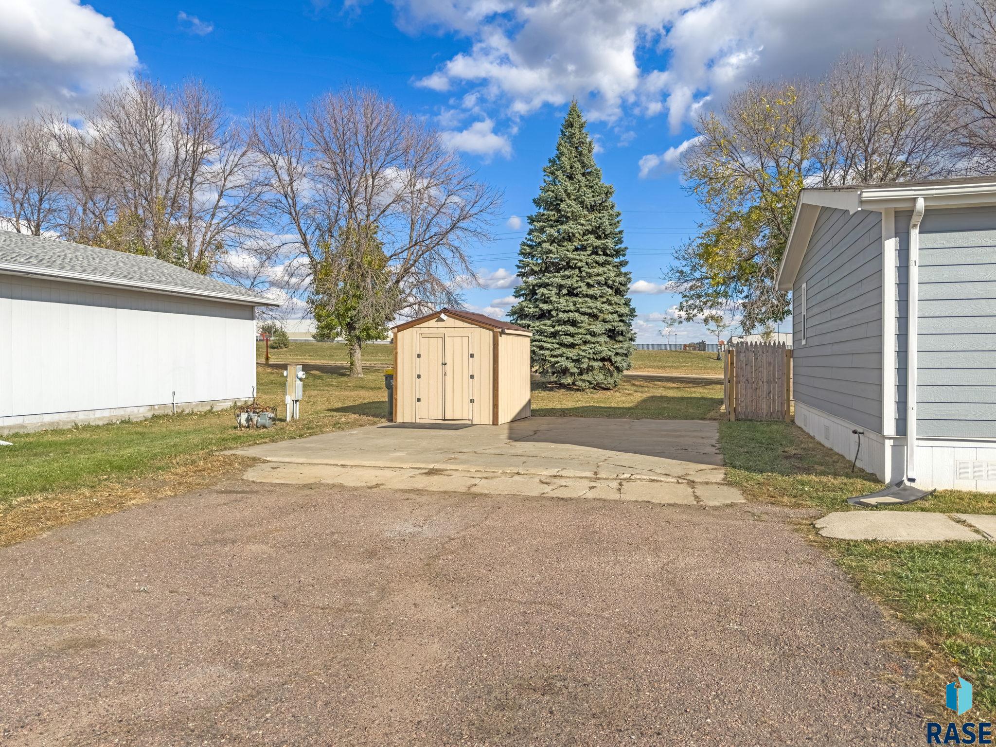 main property photo 23