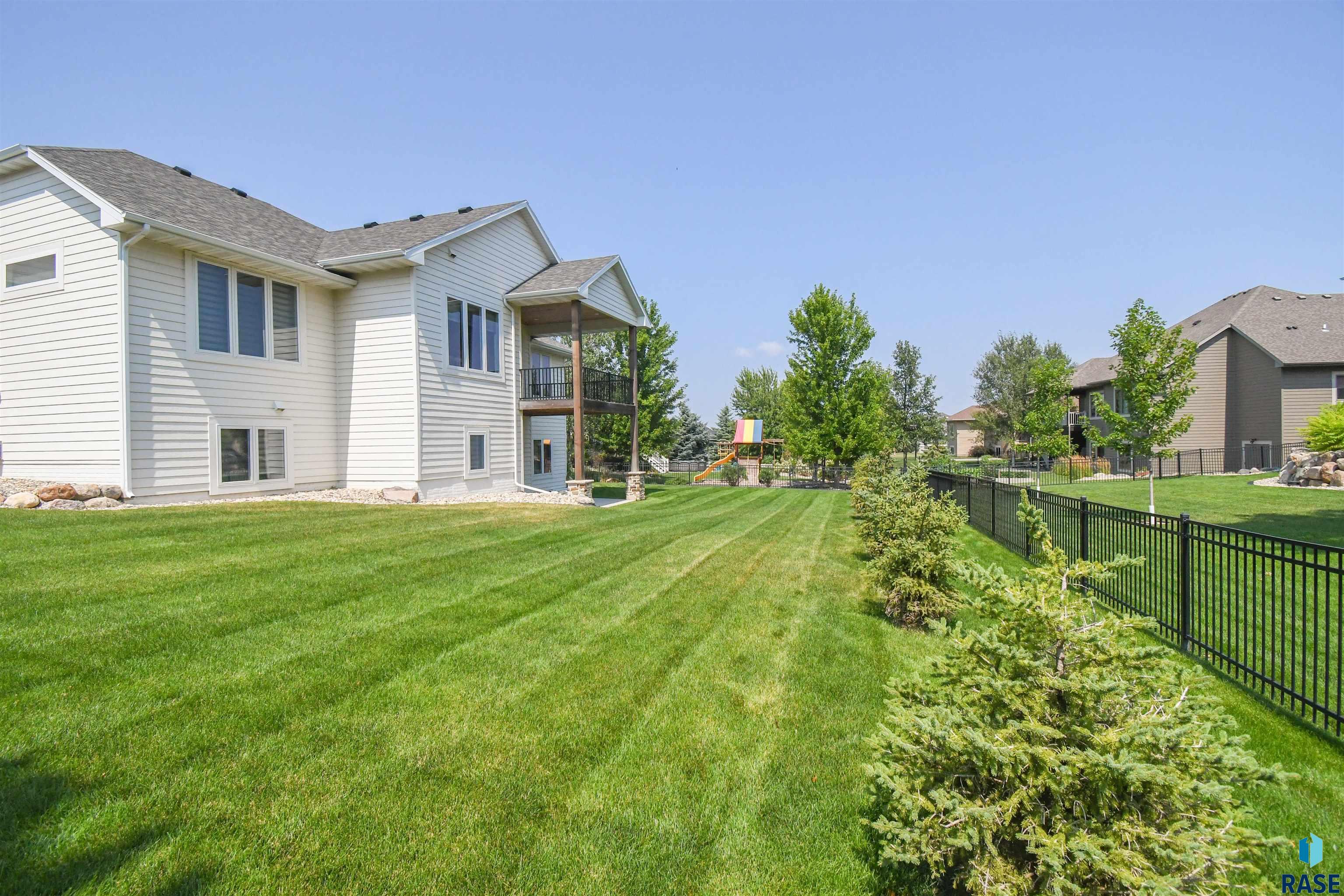 main property photo 78
