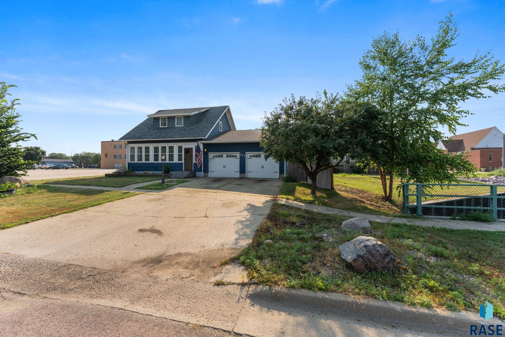 main property photo 54