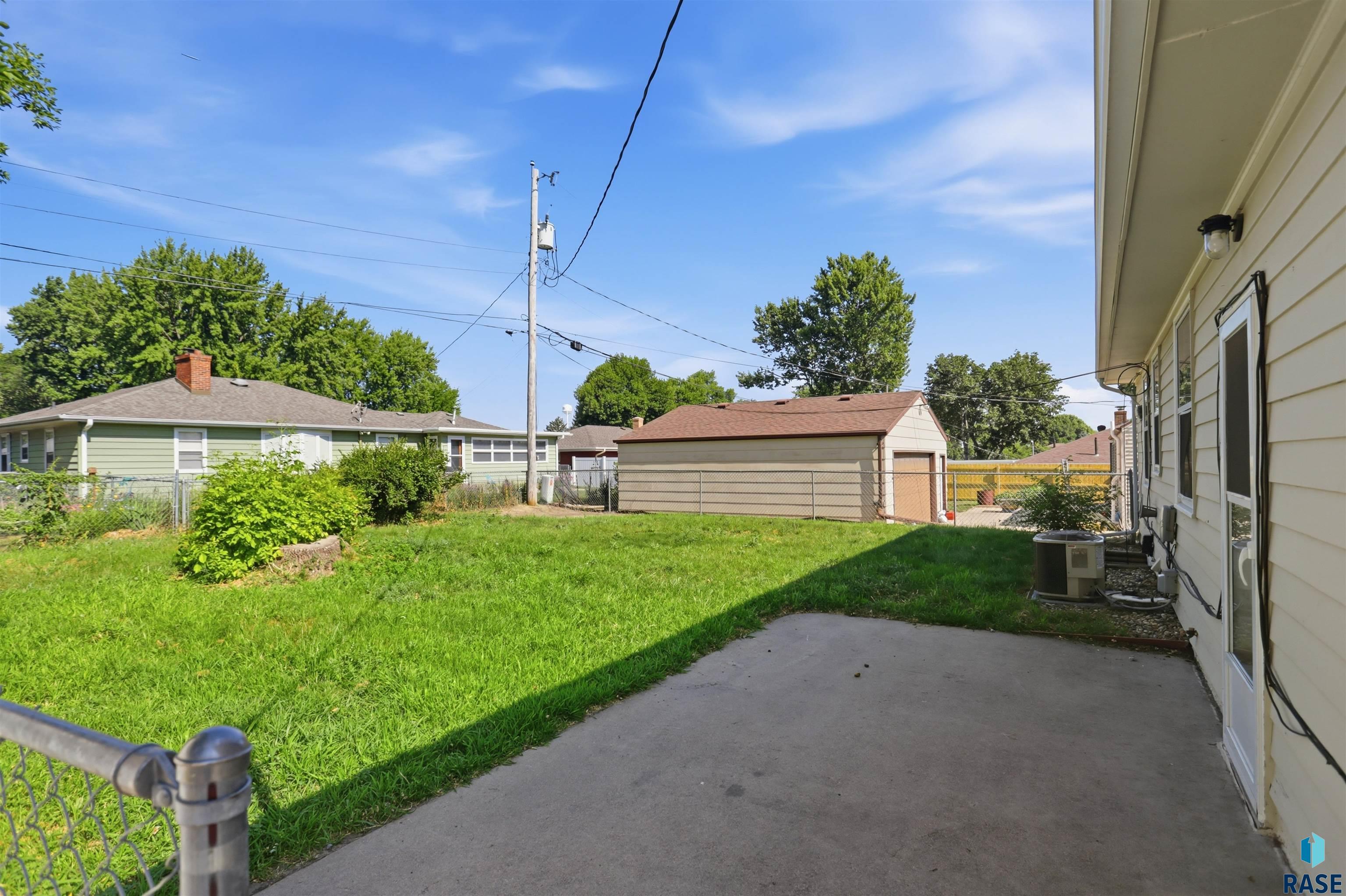 main property photo 12
