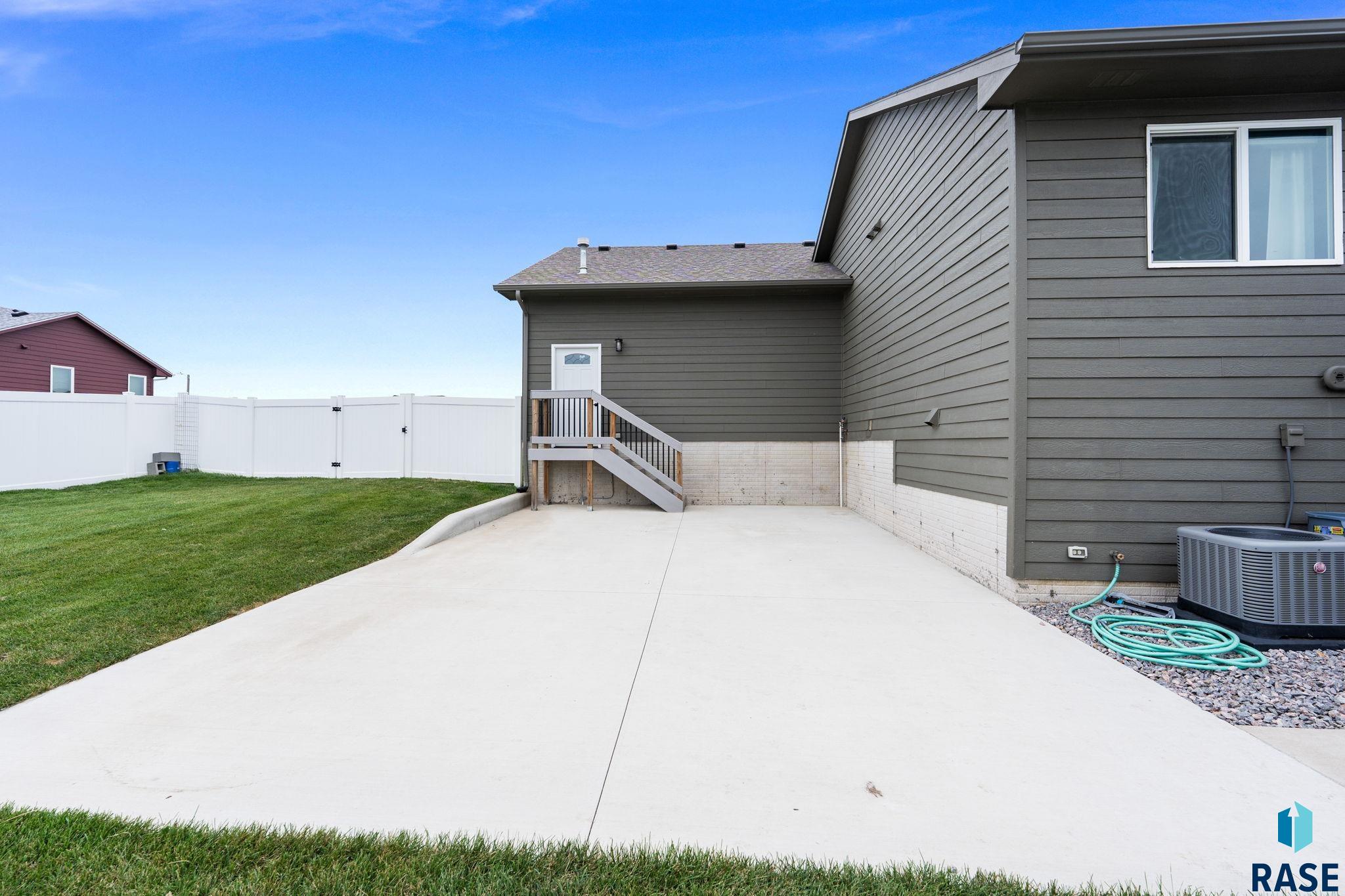 main property photo 49