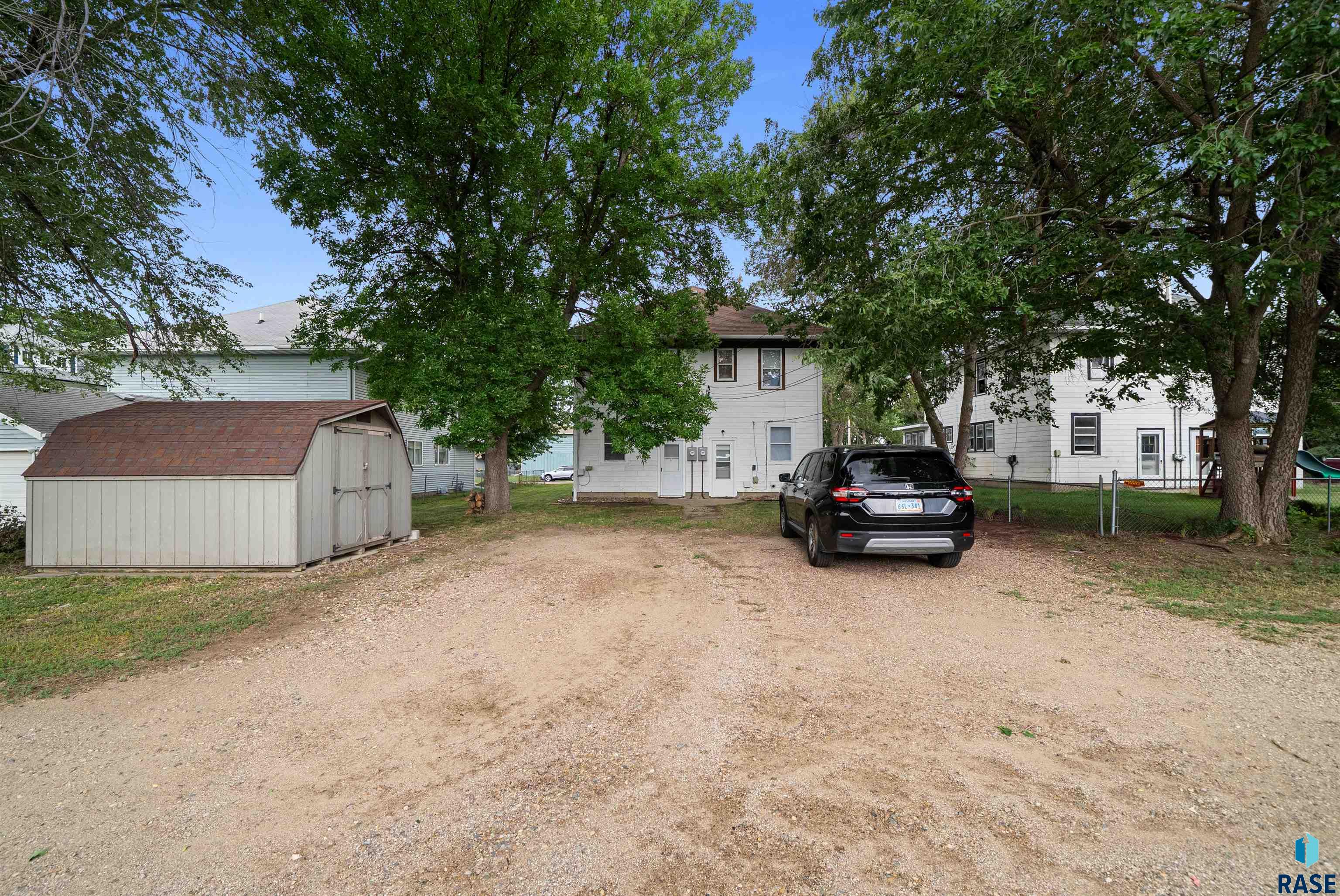 main property photo 32