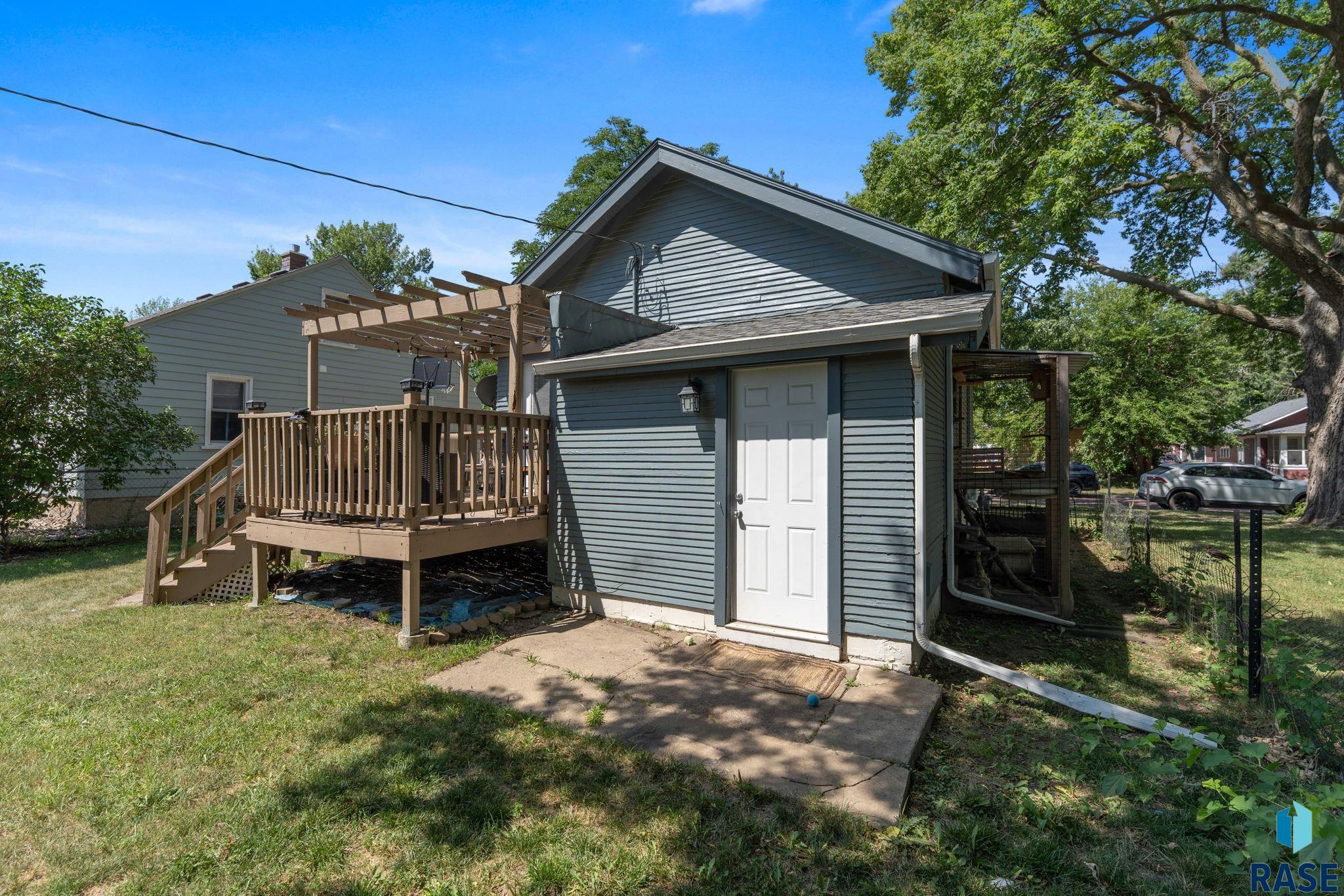 main property photo 37