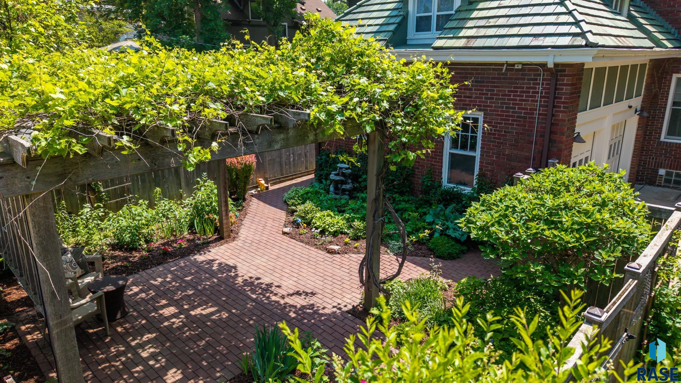 main property photo 50