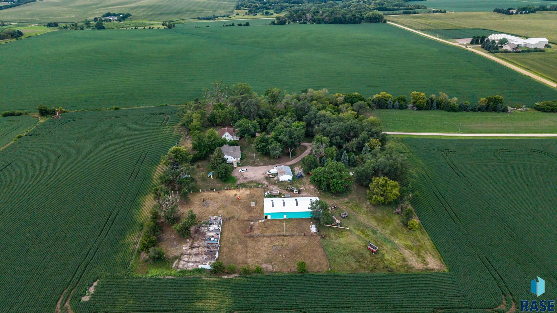 main property photo 17
