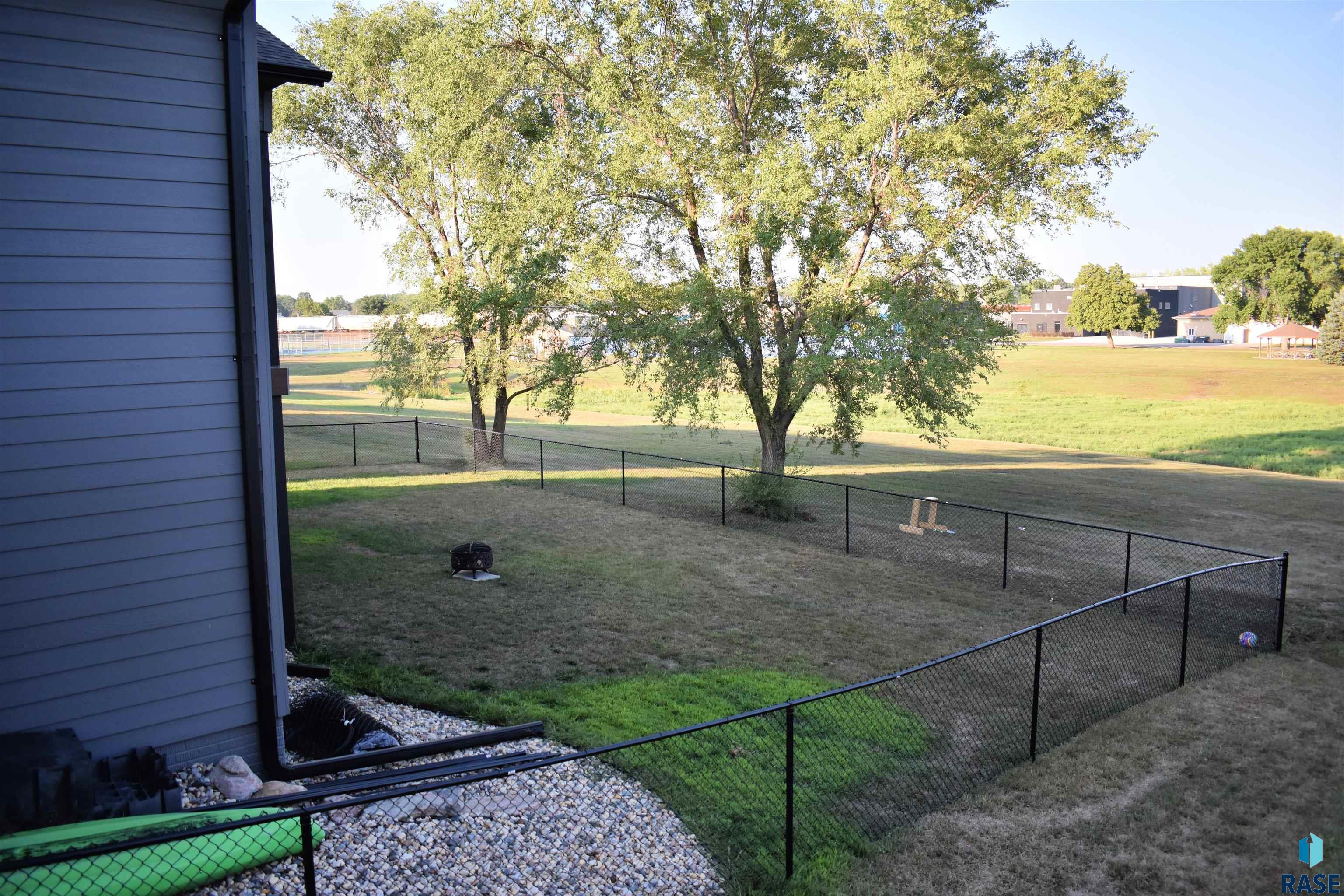 main property photo 78