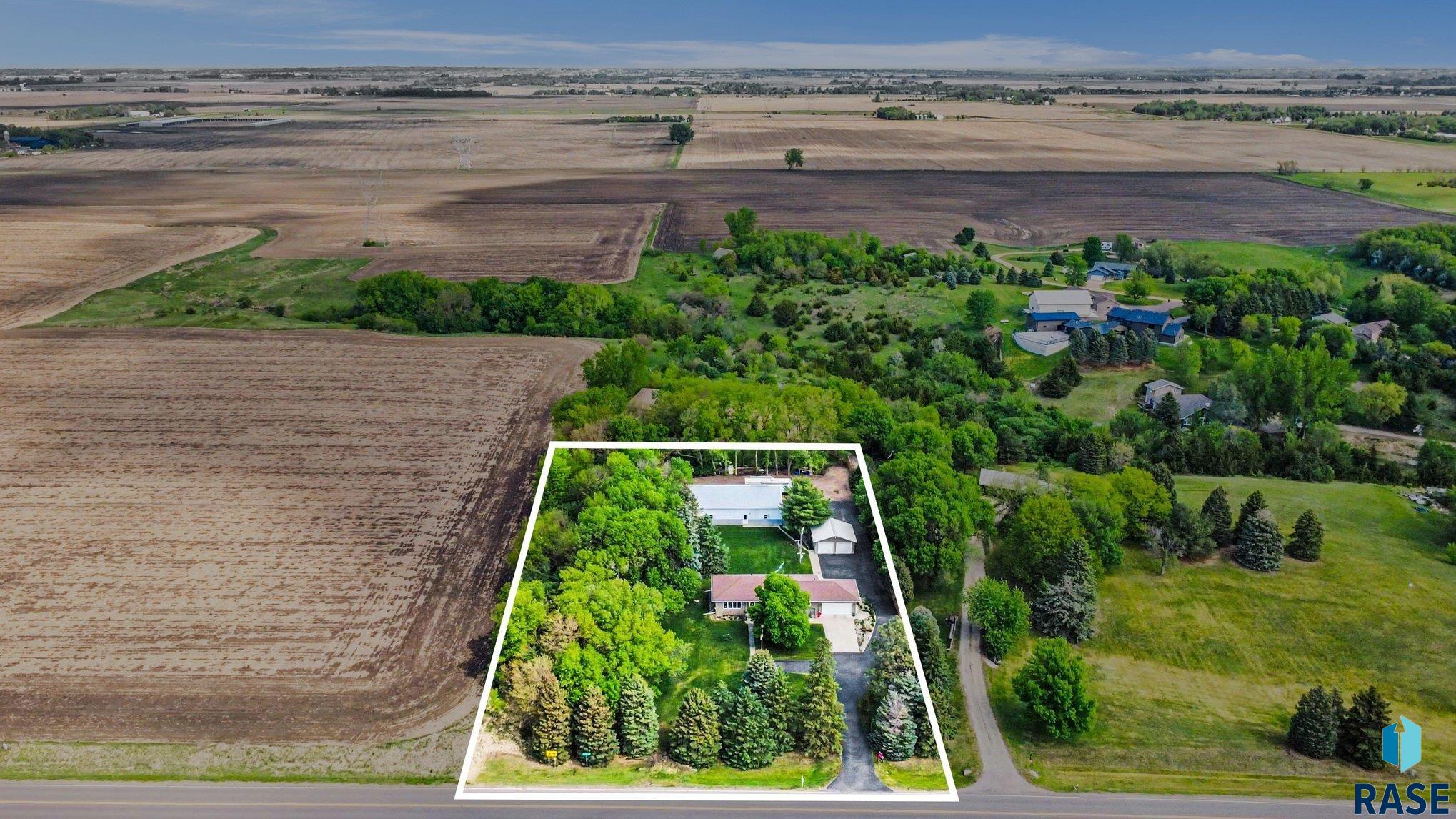 main property photo 37
