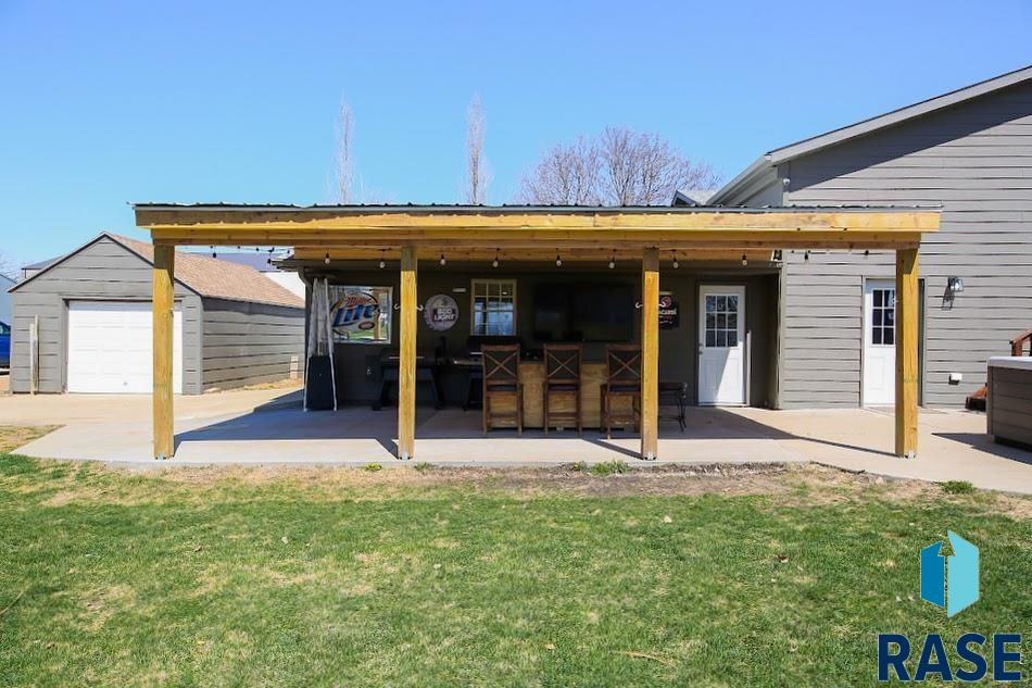main property photo 41