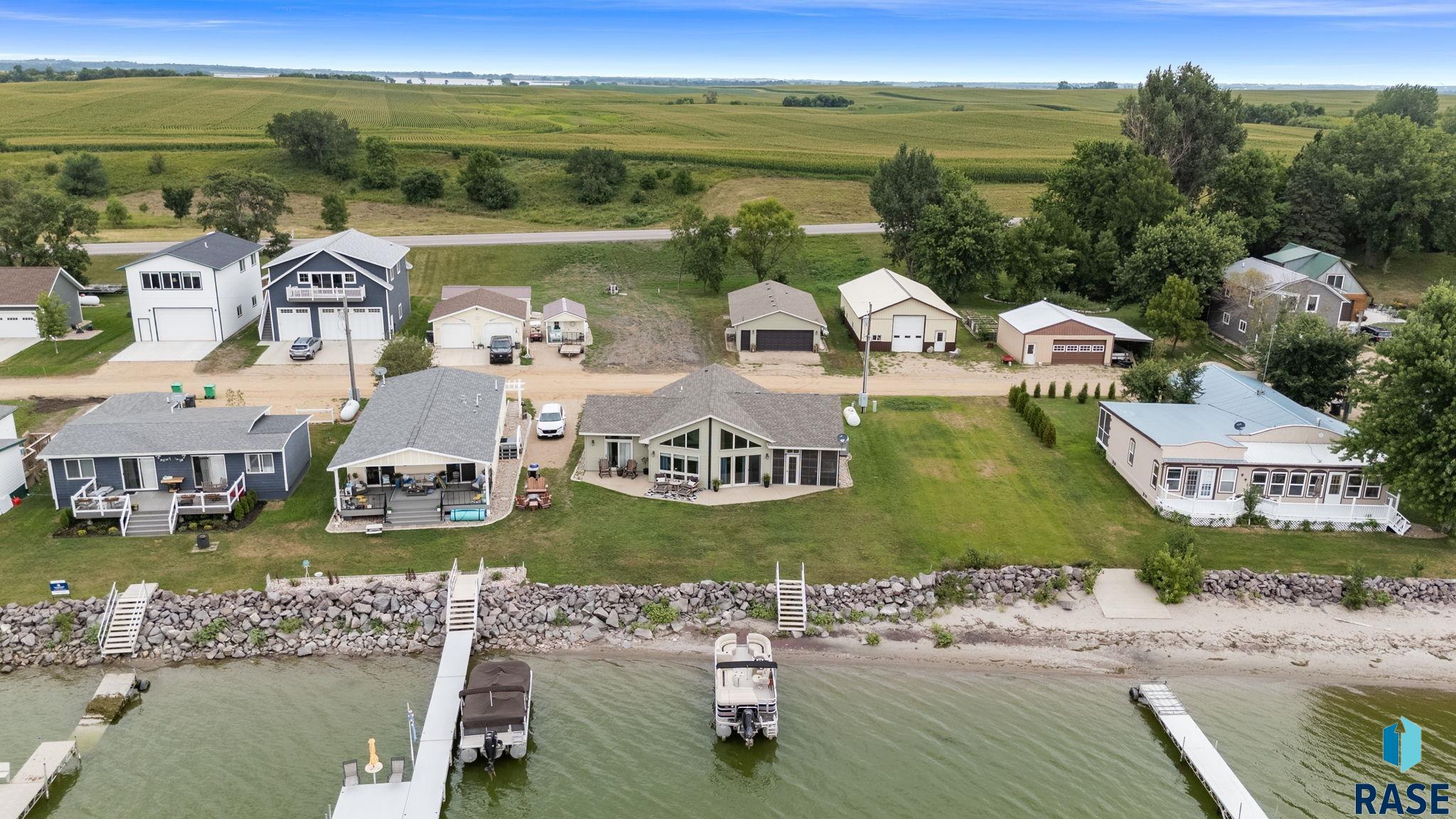 main property photo 58