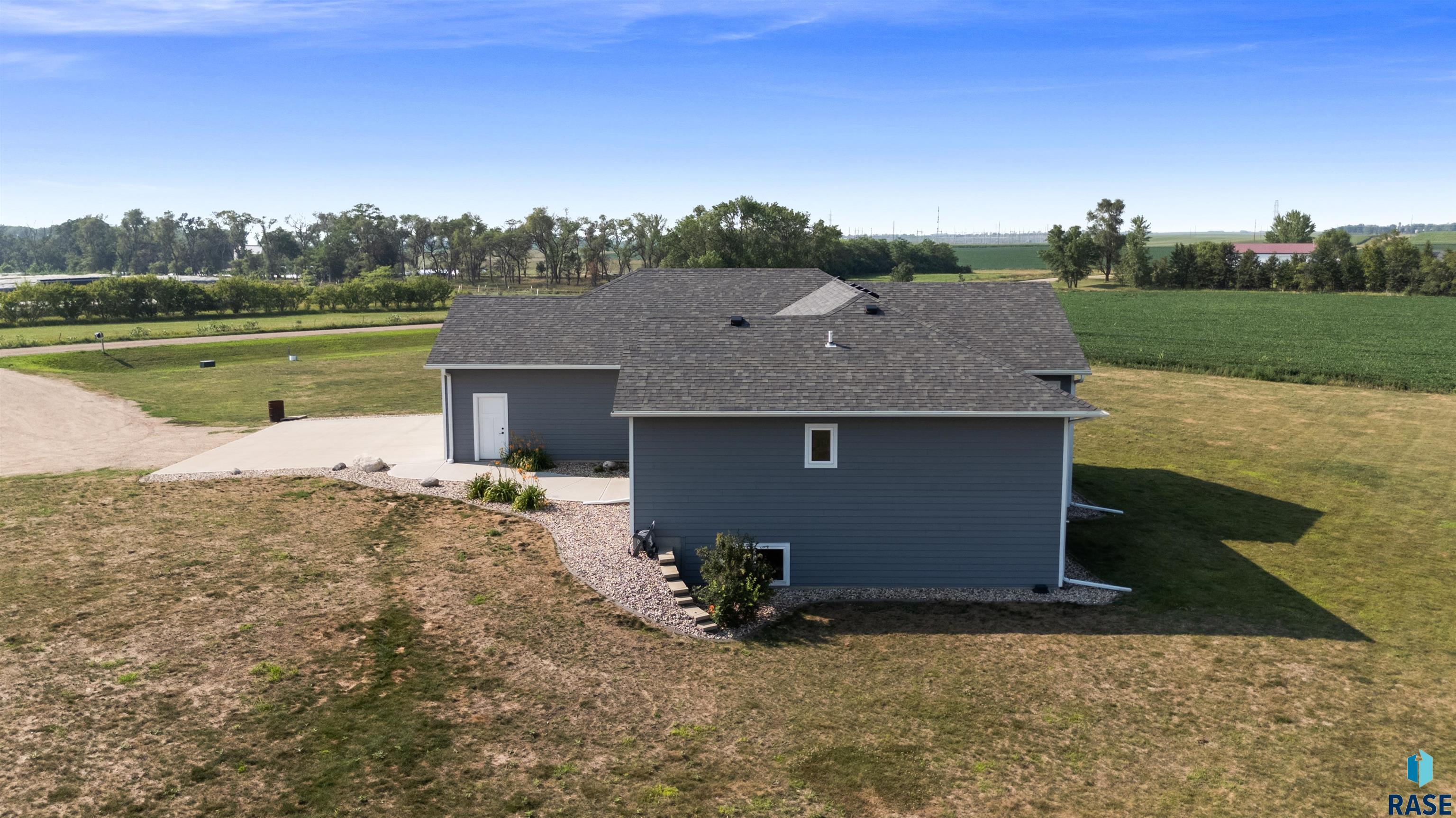 main property photo 59