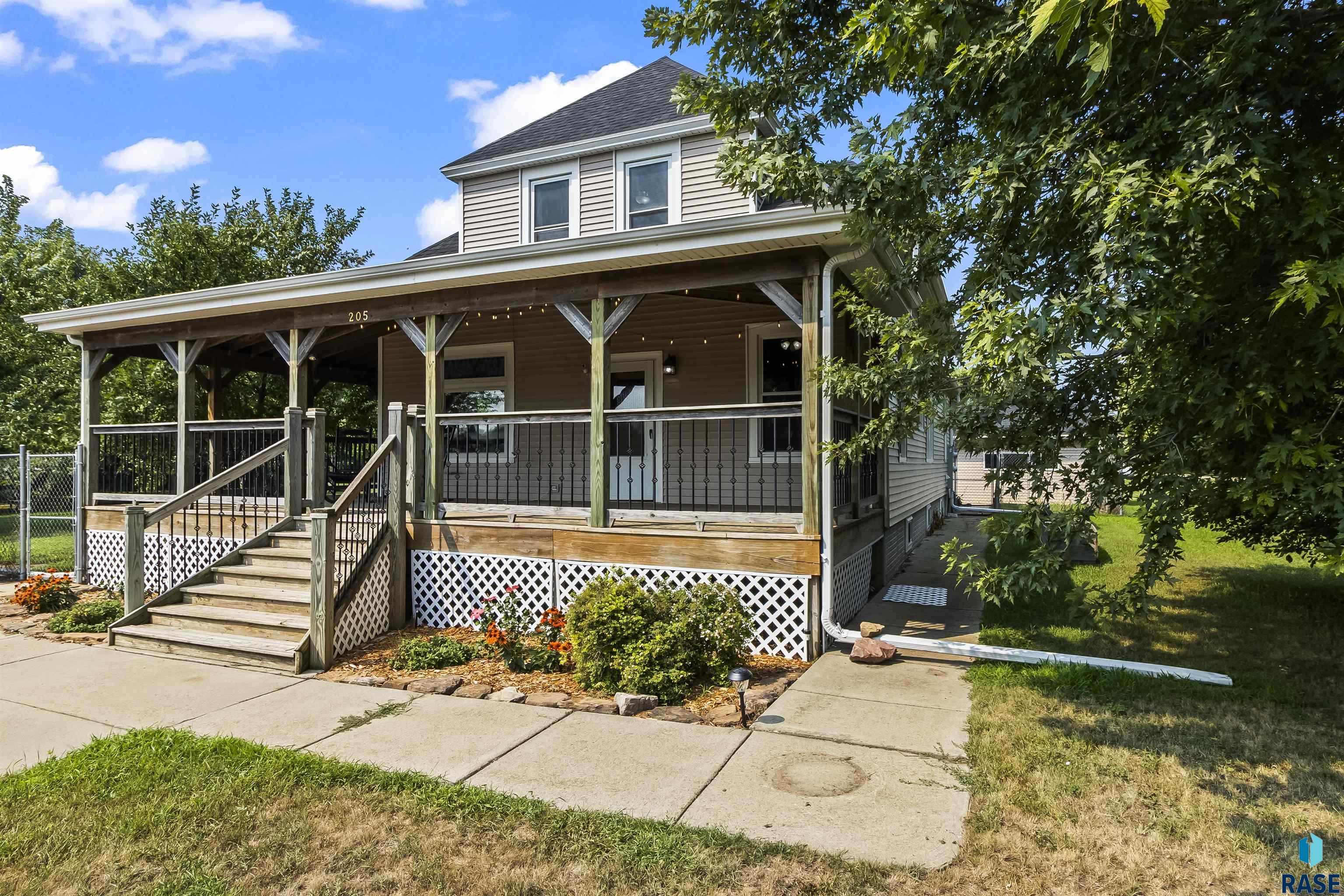 main property photo 23