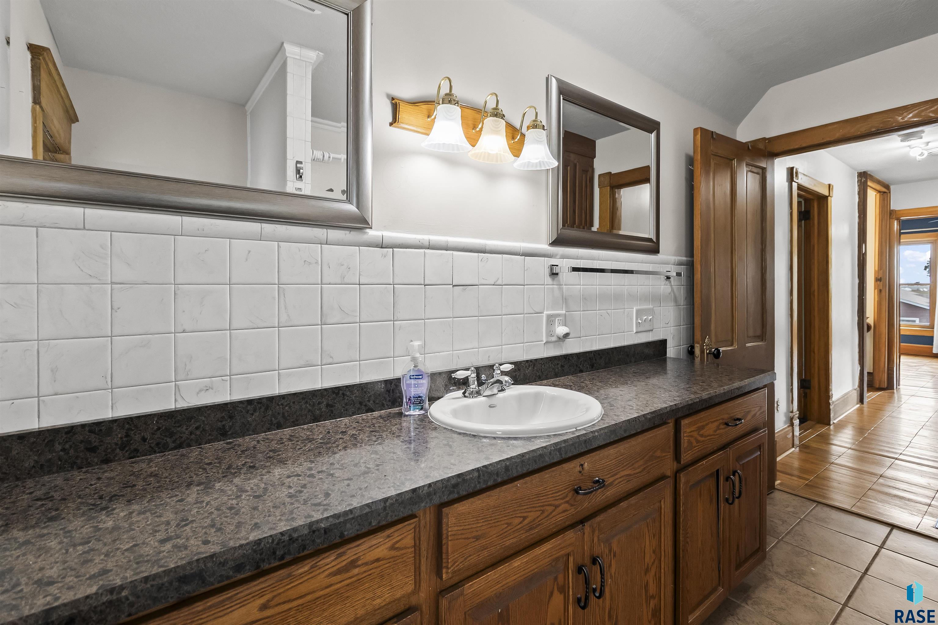 main property photo 81