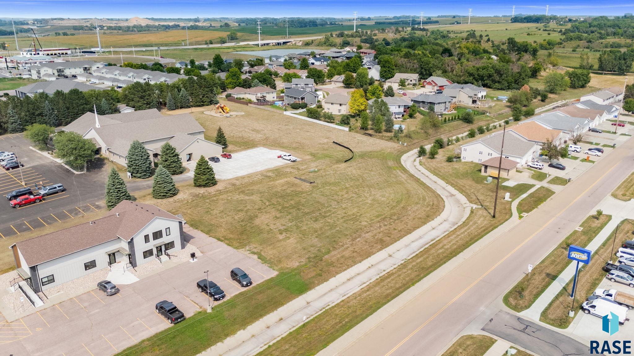 main property photo 9