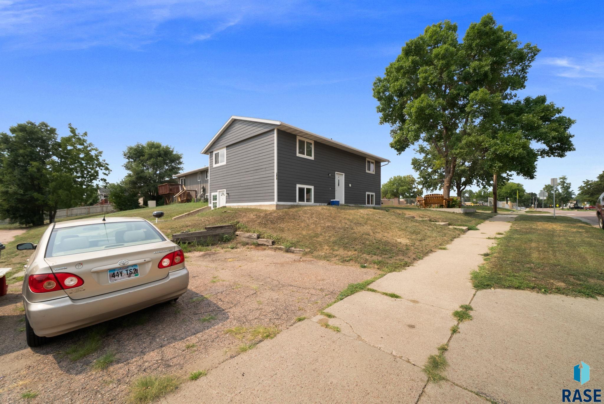 main property photo 3