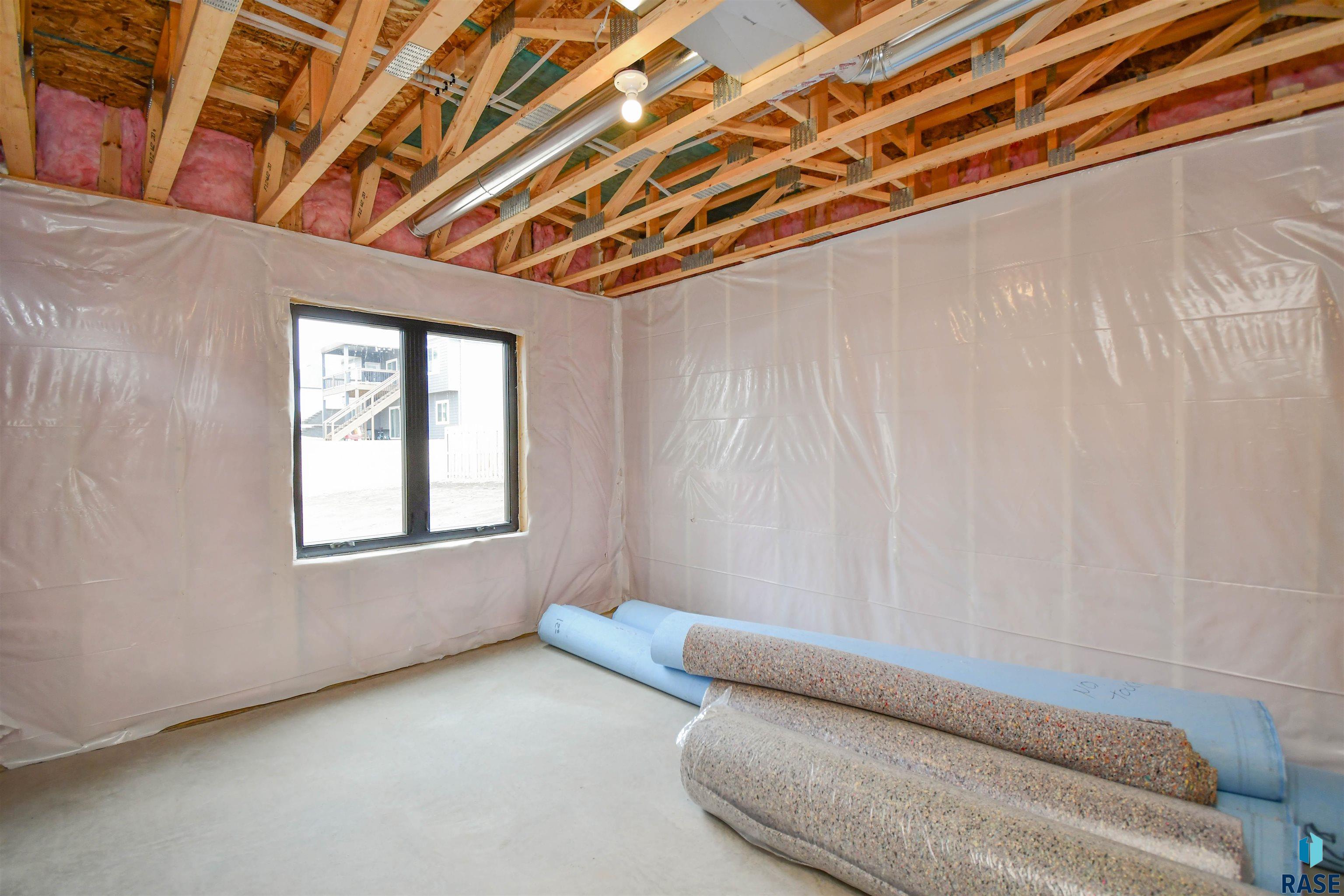 main property photo 79