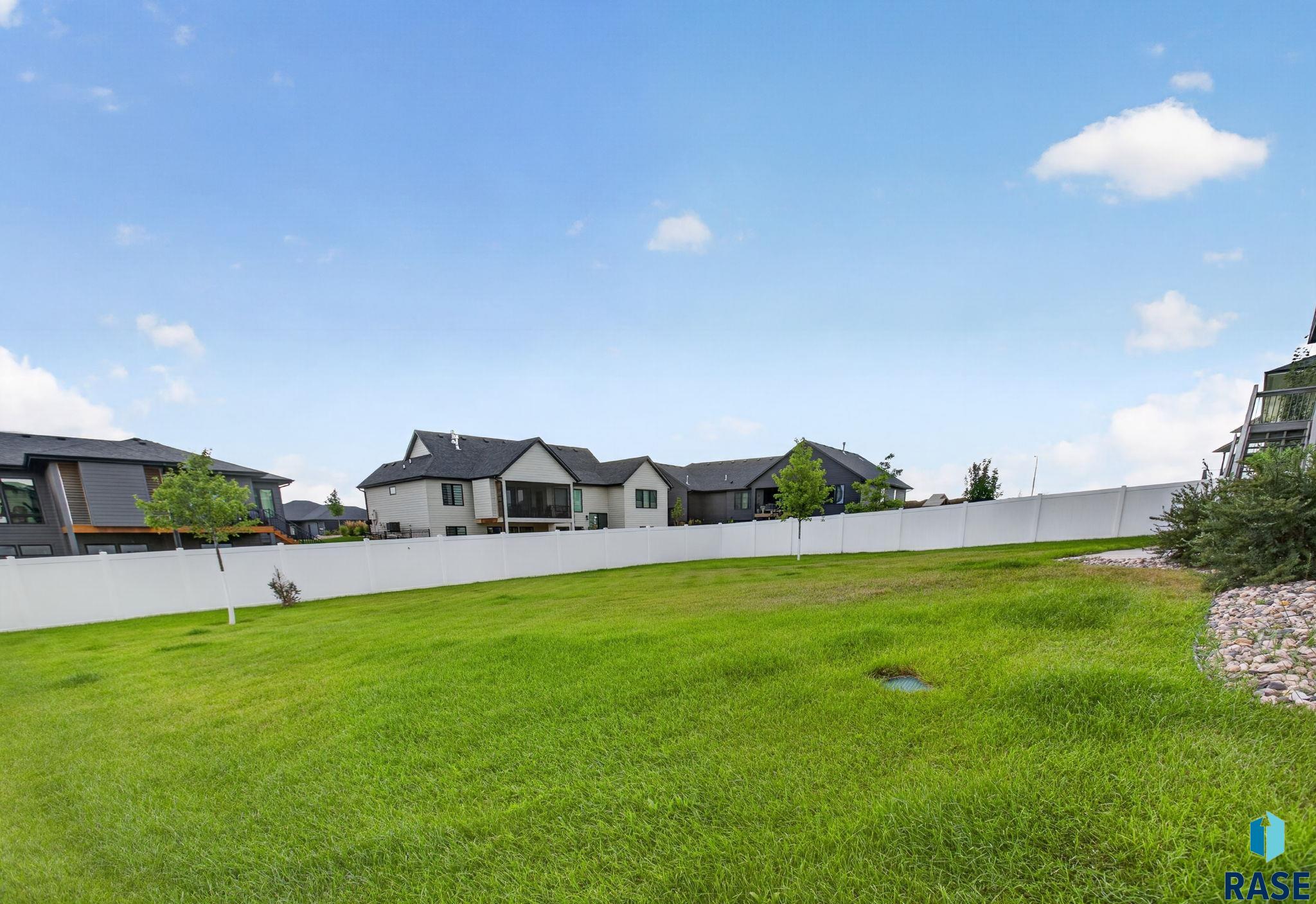 main property photo 74