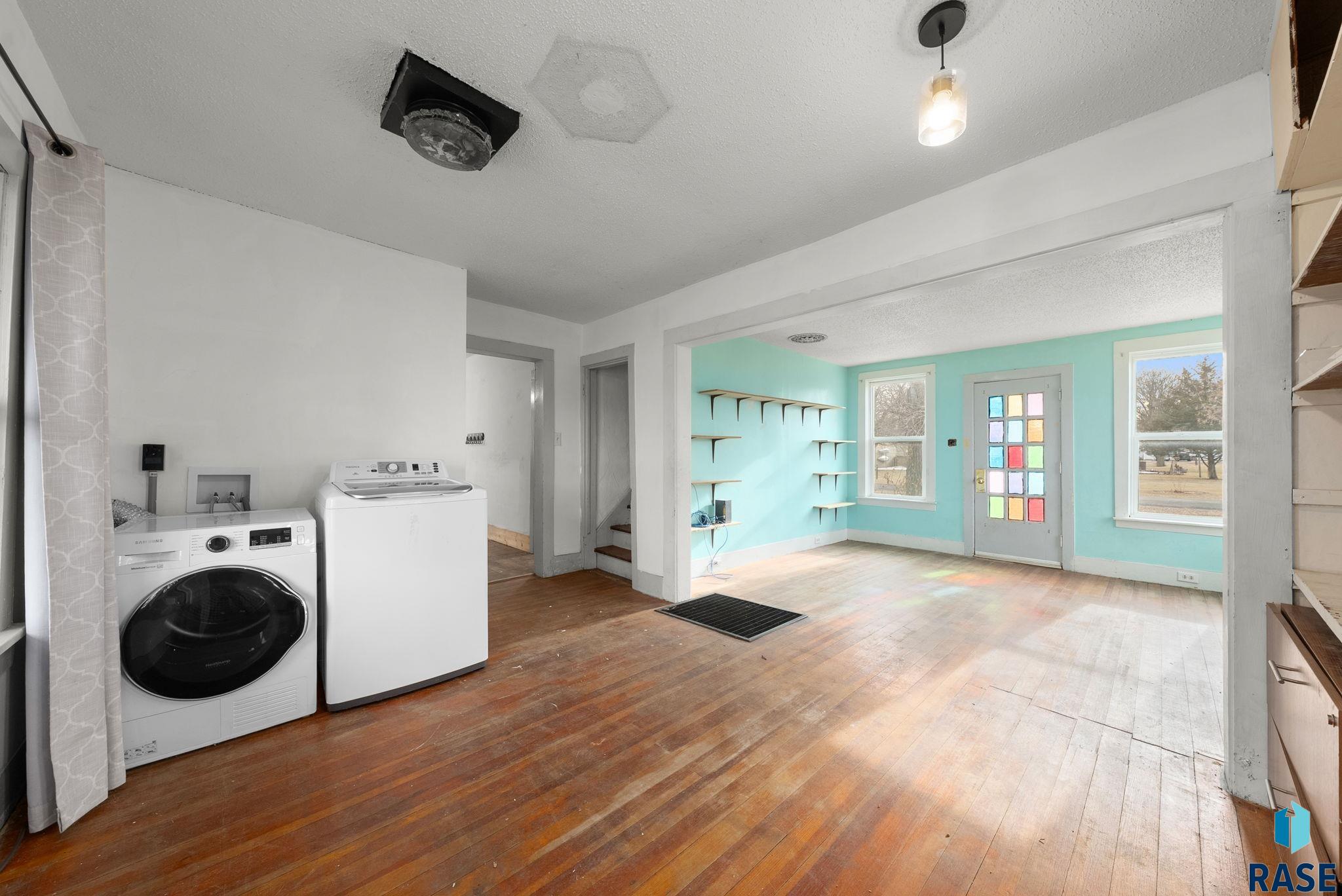 main property photo 9