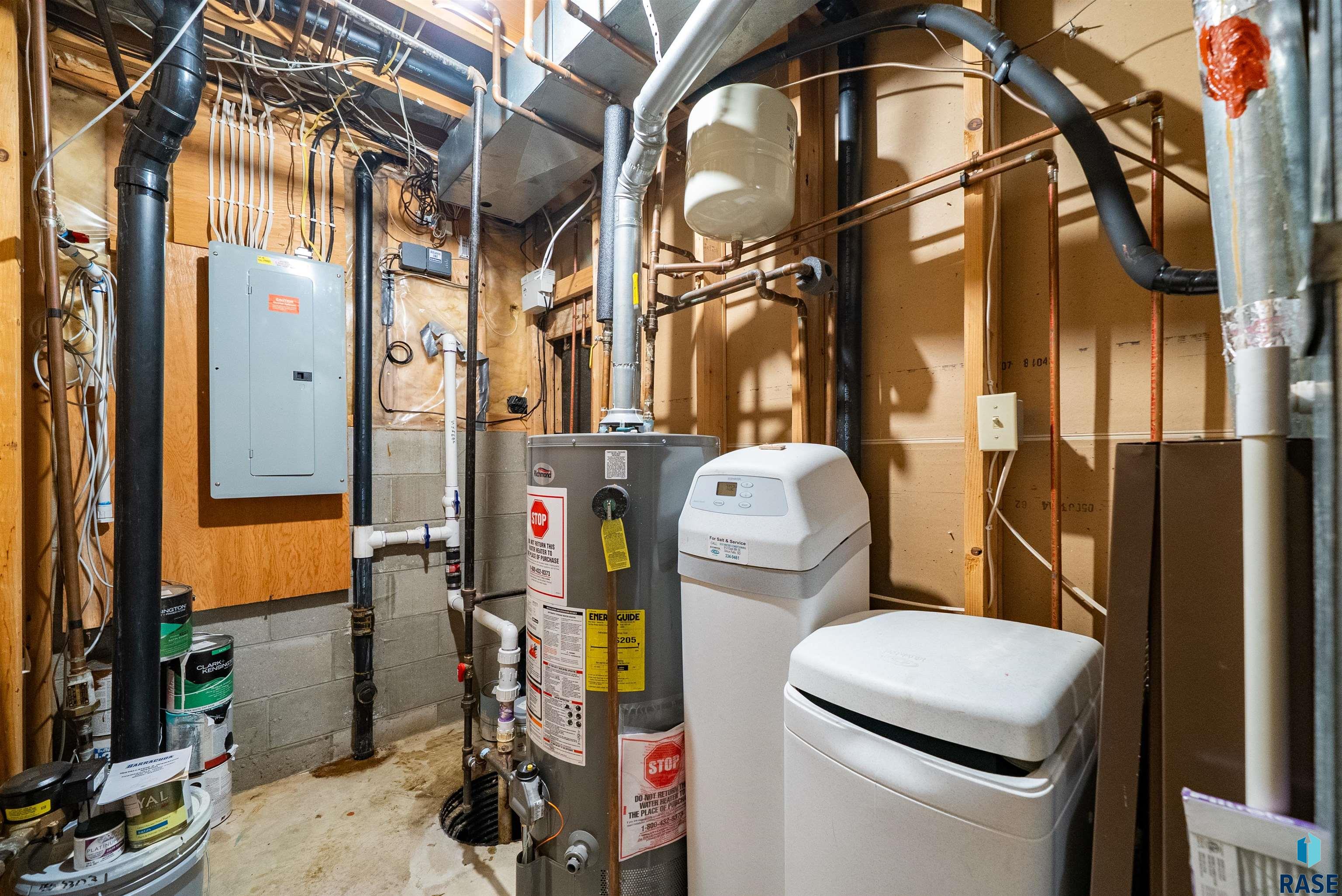 main property photo 45