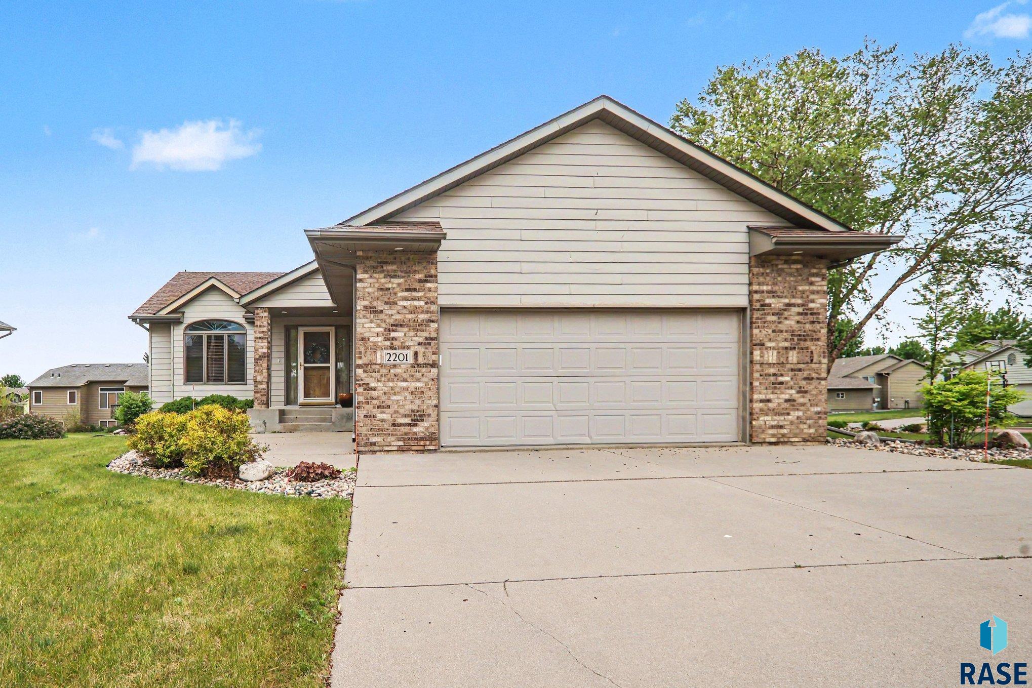 main property photo 0